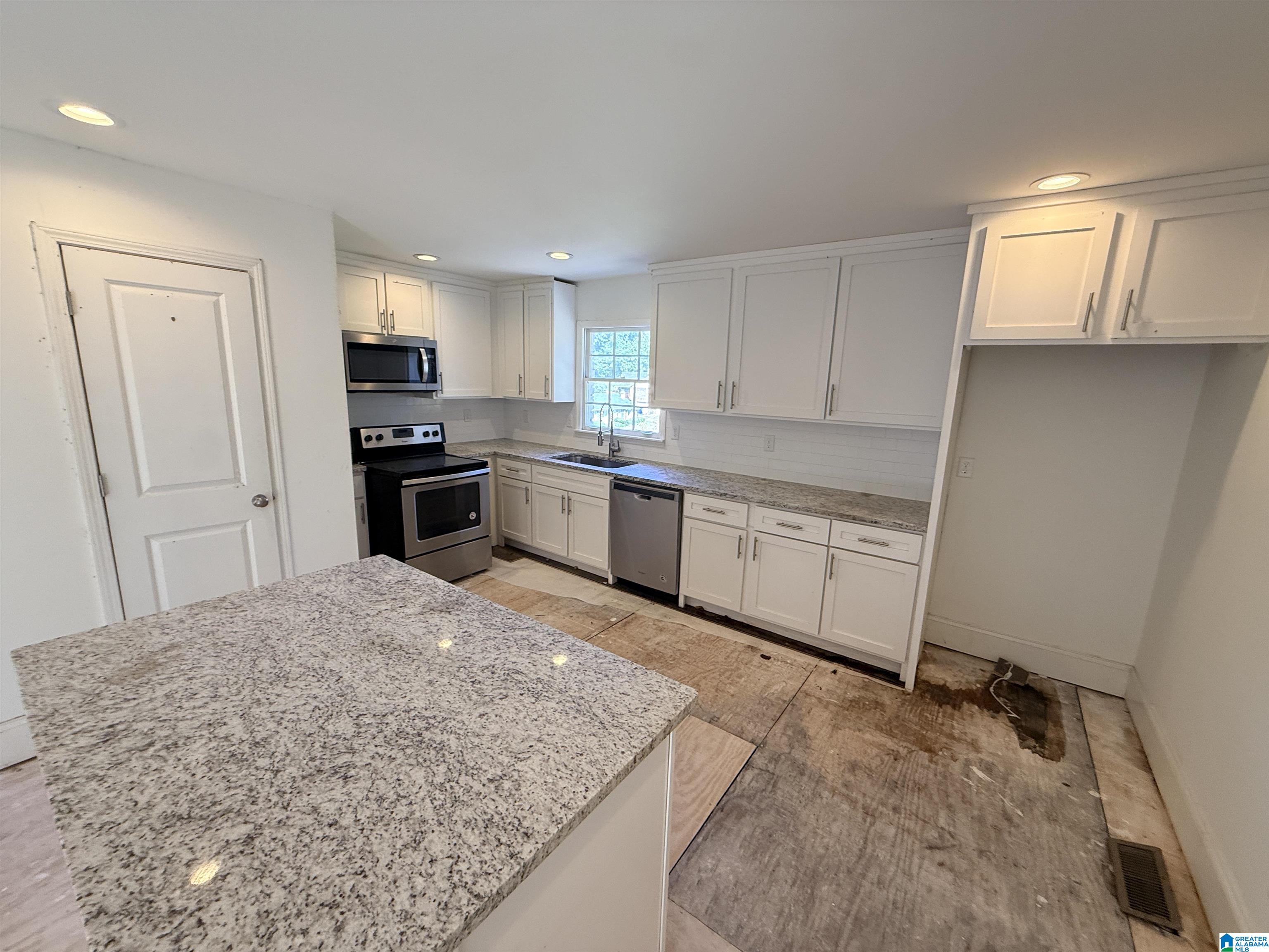 1305 WESTMINSTER PLACE
