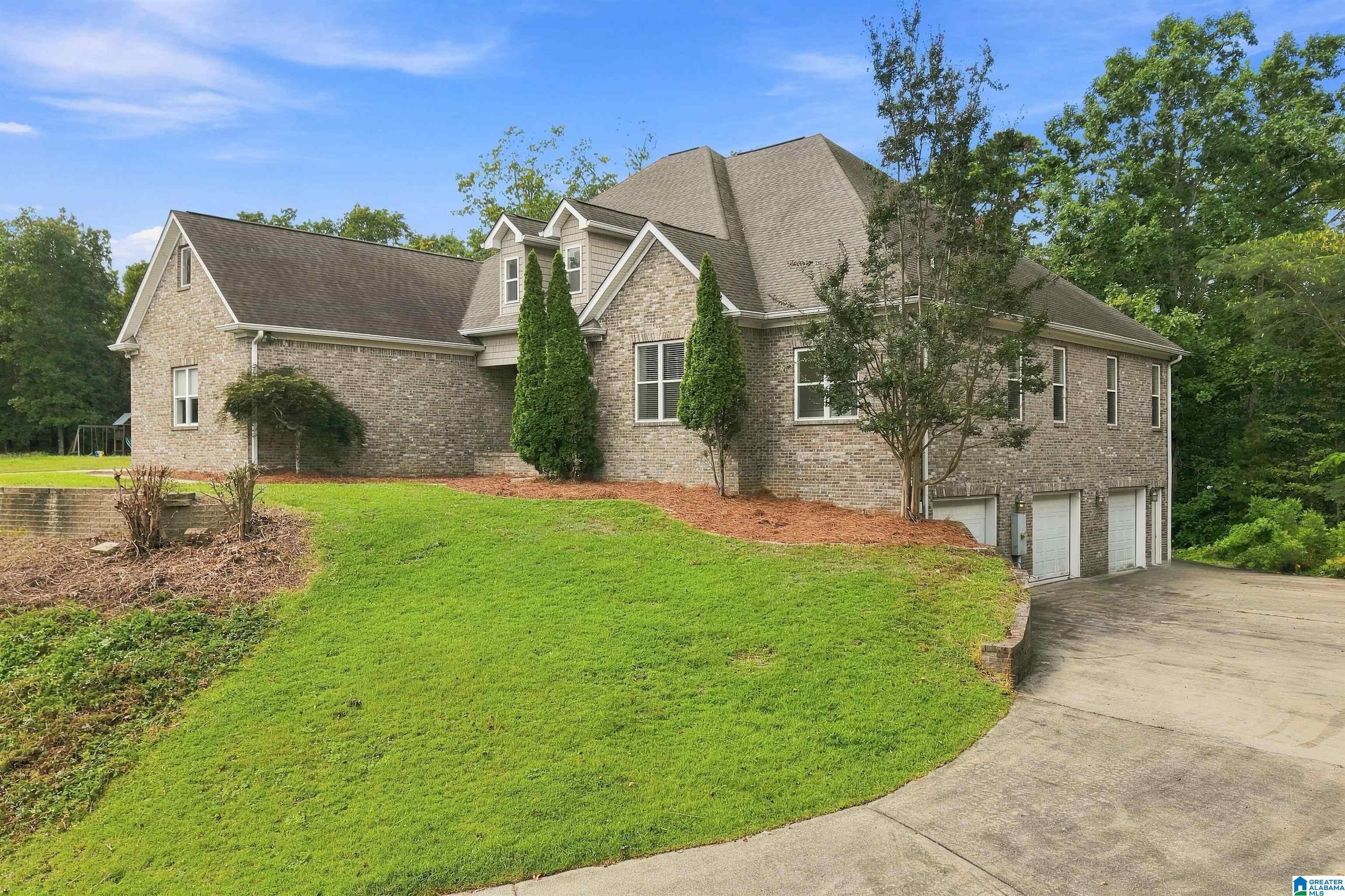 8504 WOODVIEW LANE