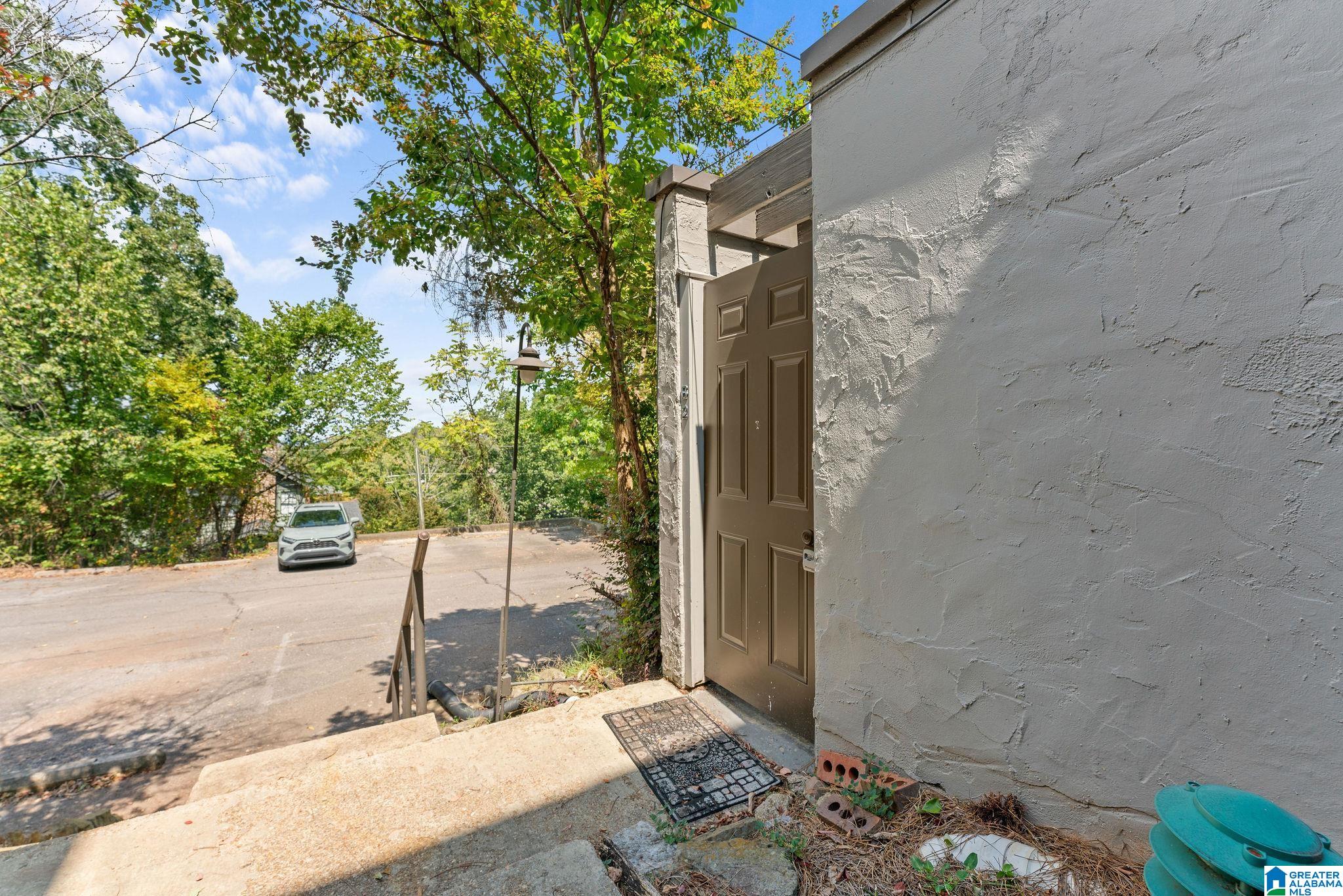 3350 ALTAMONT DRIVE S B-2