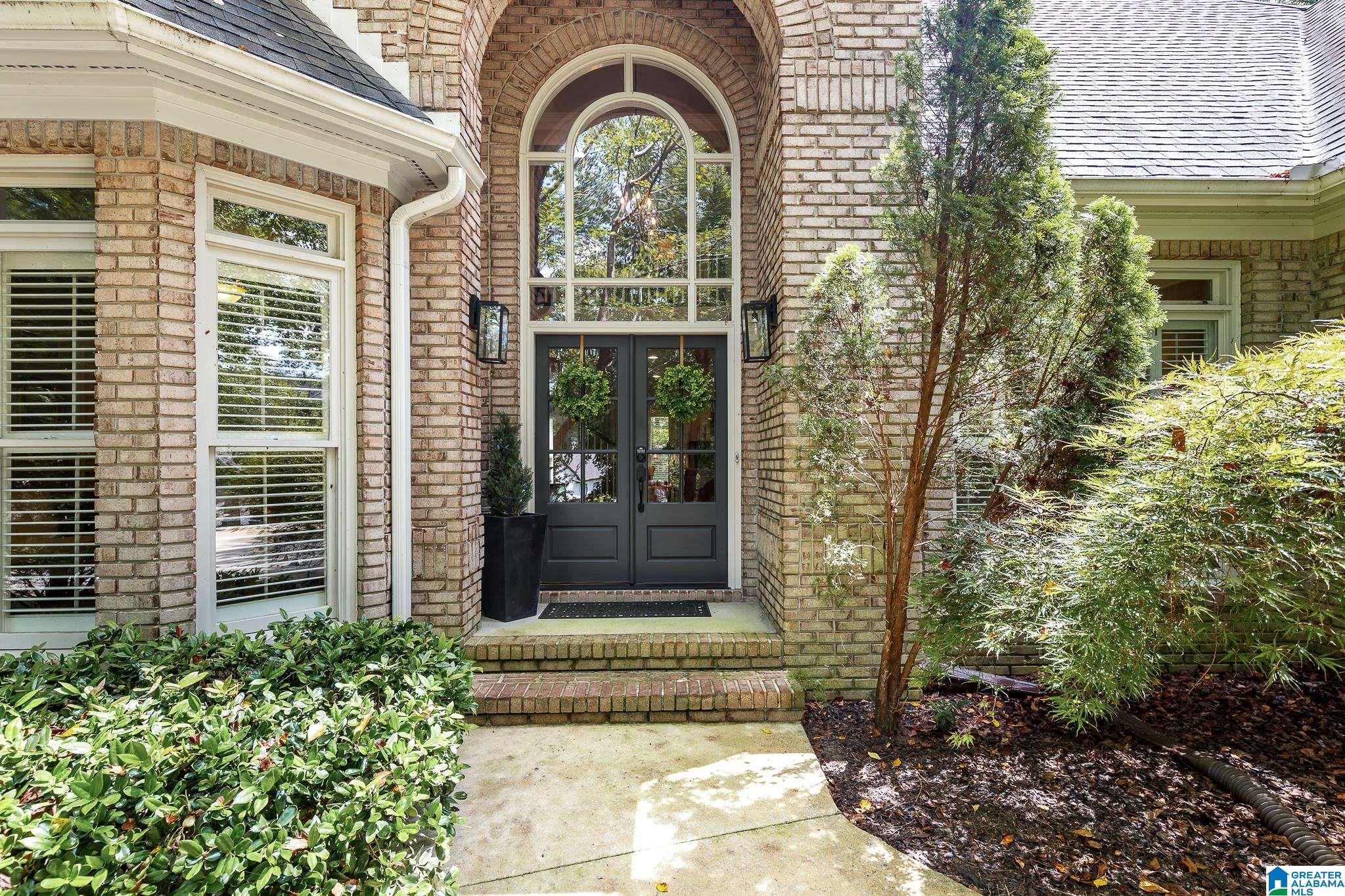 1080 HERMITAGE CIRCLE