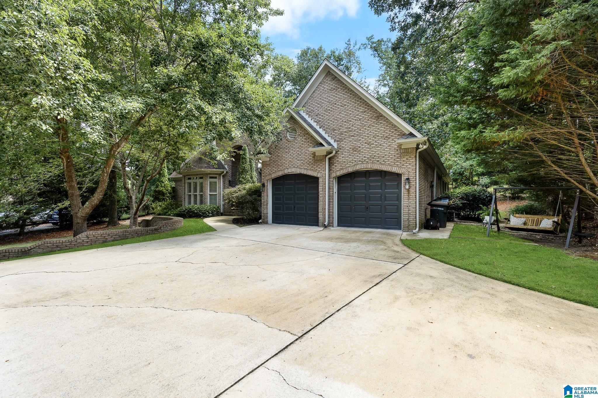 1080 HERMITAGE CIRCLE
