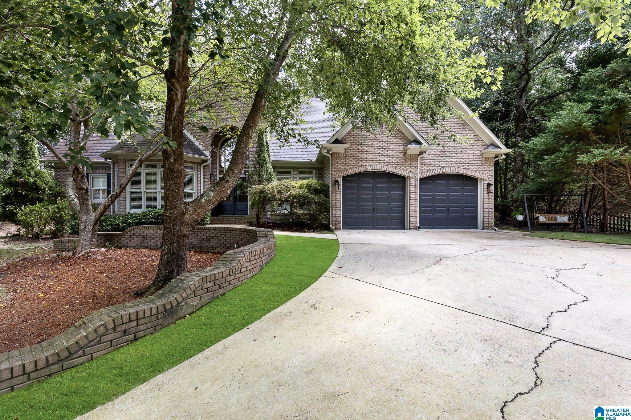 1080 HERMITAGE CIRCLE