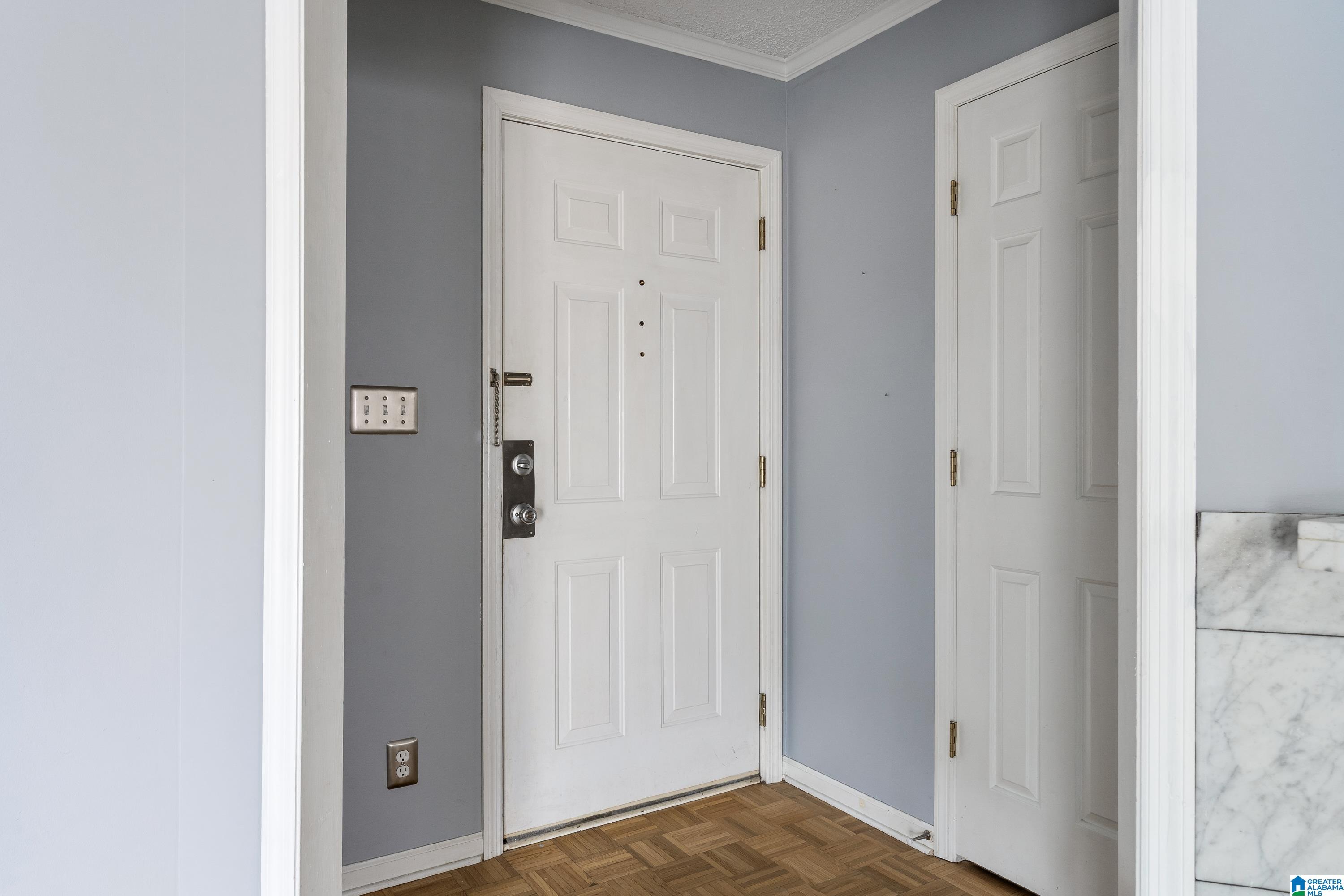 607 GABLES DRIVE 607