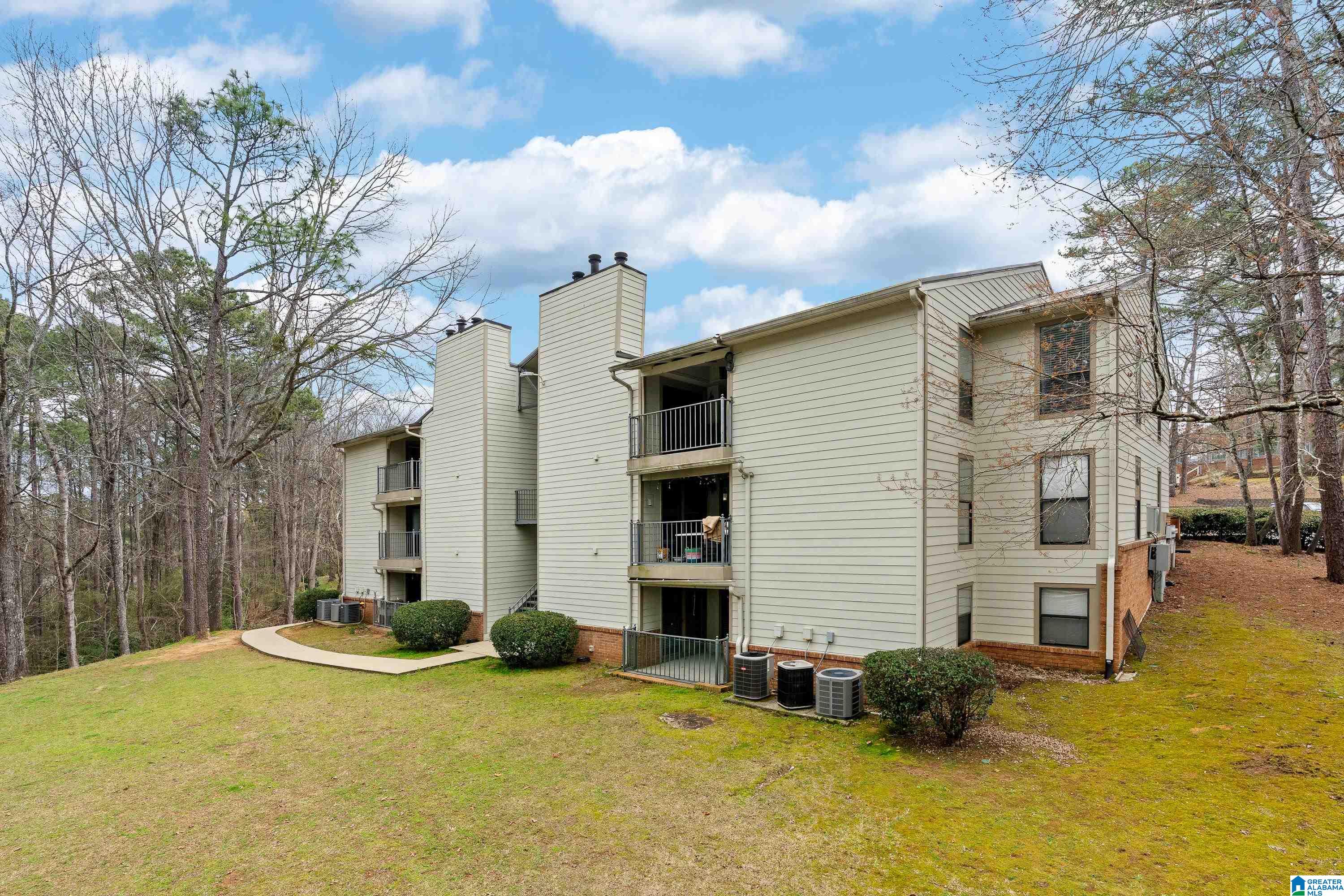 607 GABLES DRIVE 607