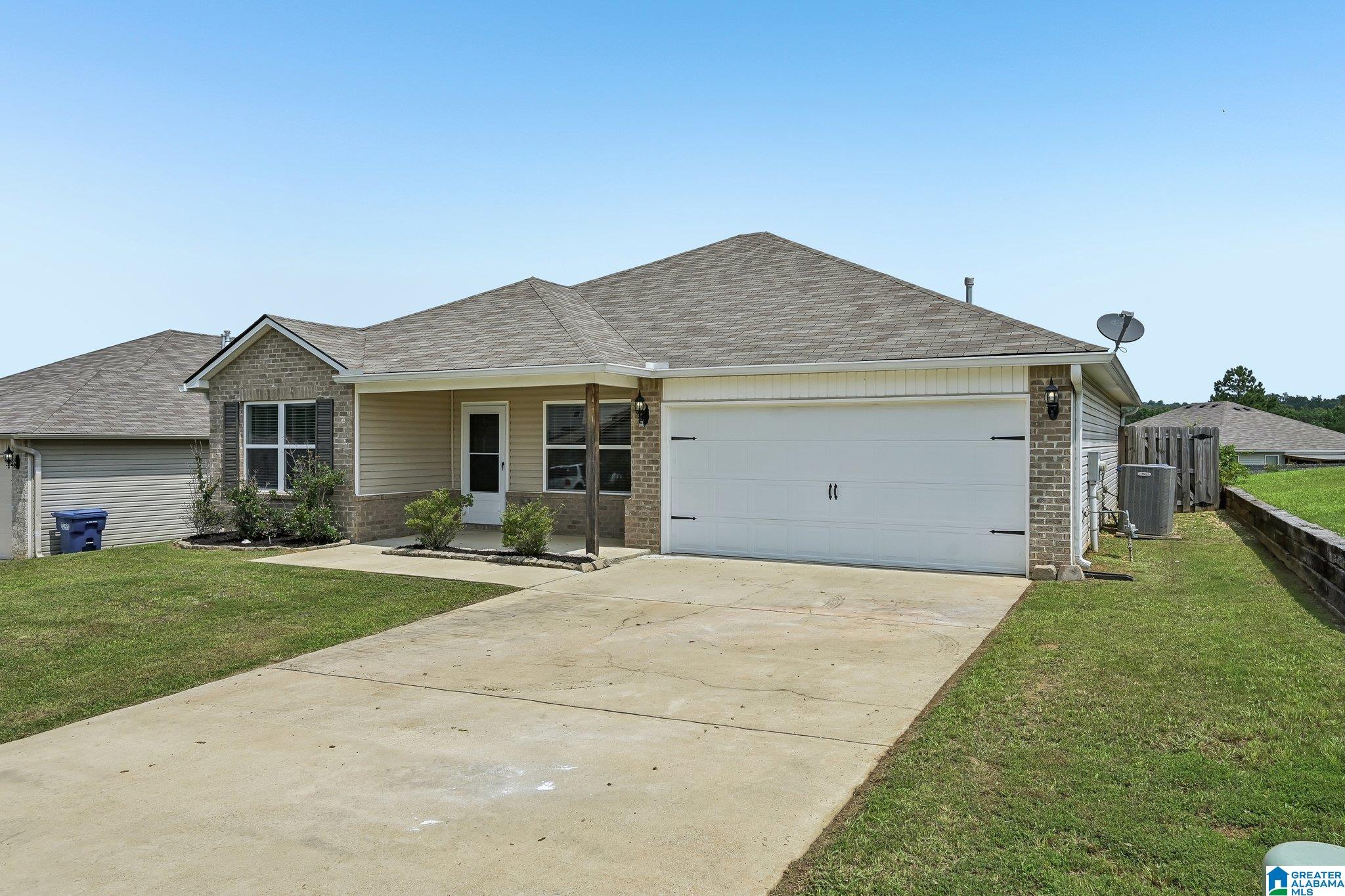 390 WOODLAND TRAIL