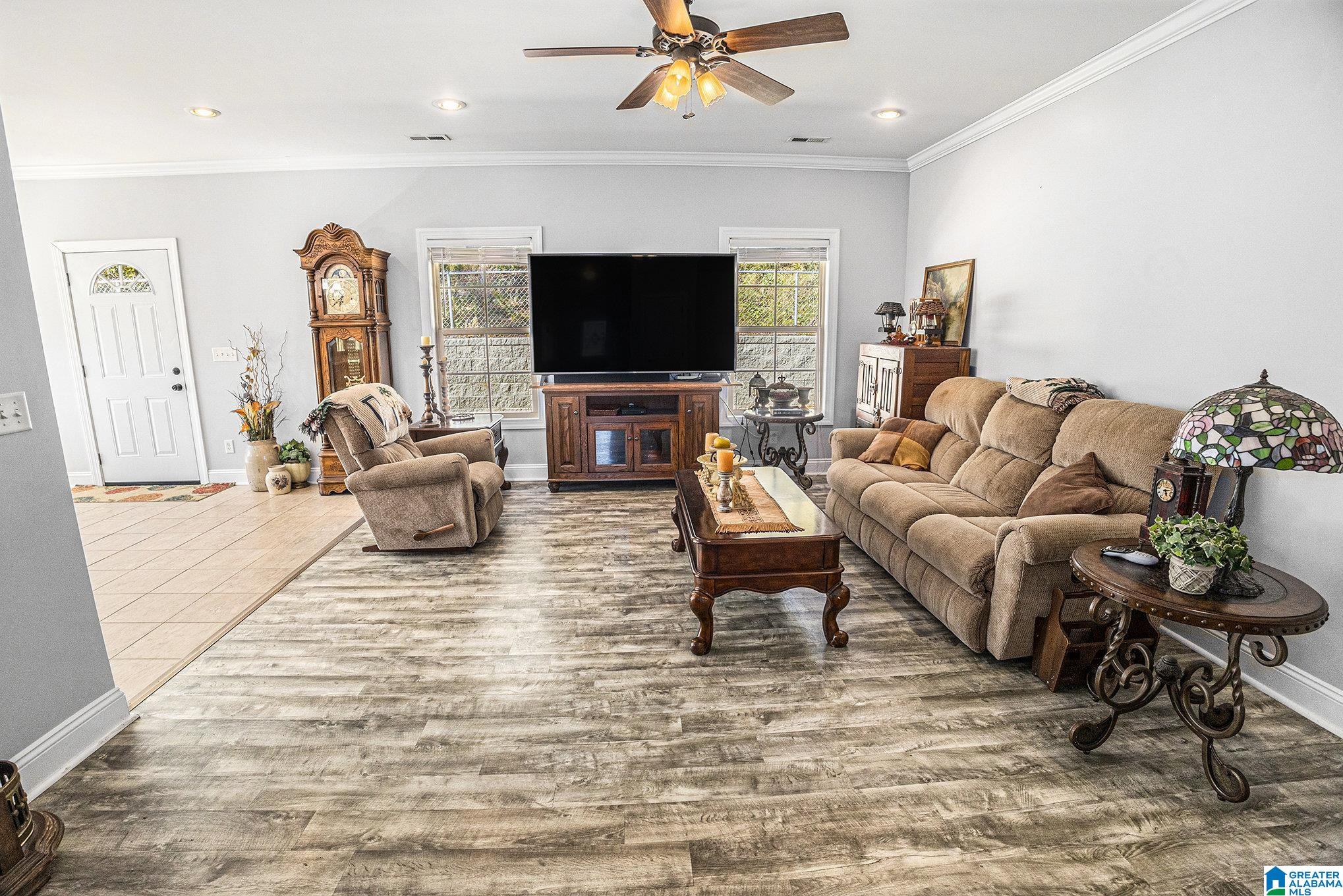 112 CANTERBURY COURT