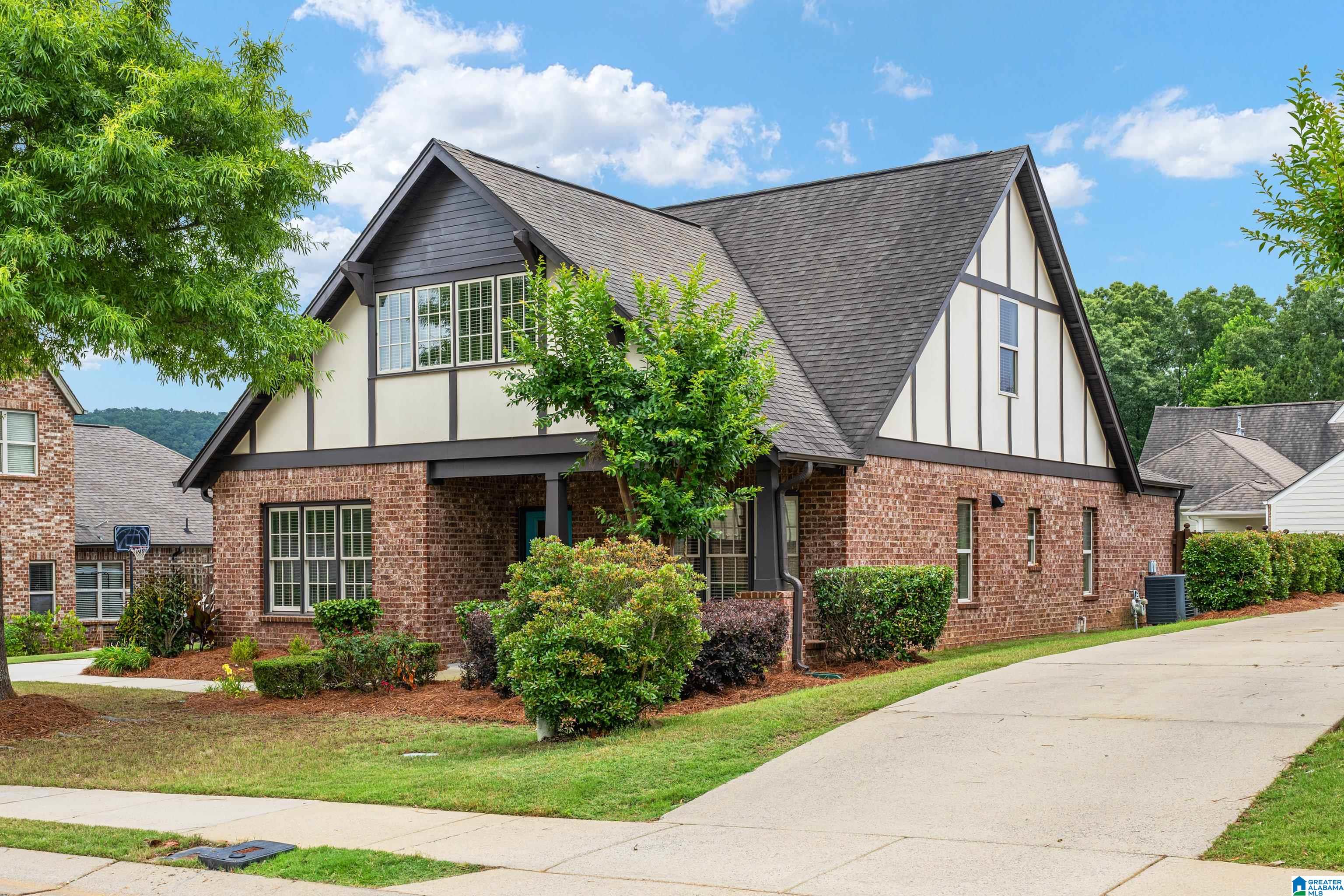 1073 REGENT PARK DRIVE