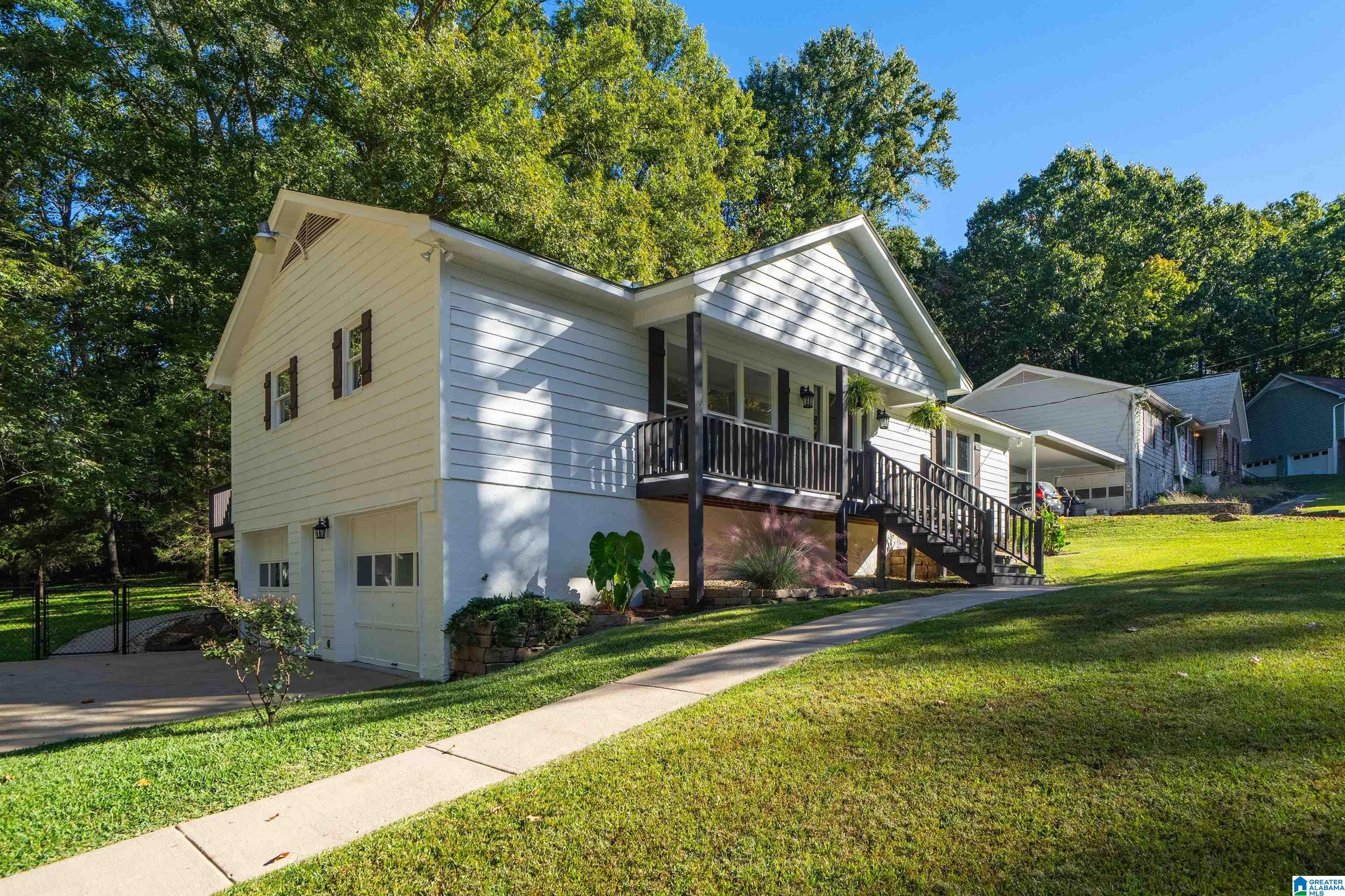 8569 WOODVIEW ROAD