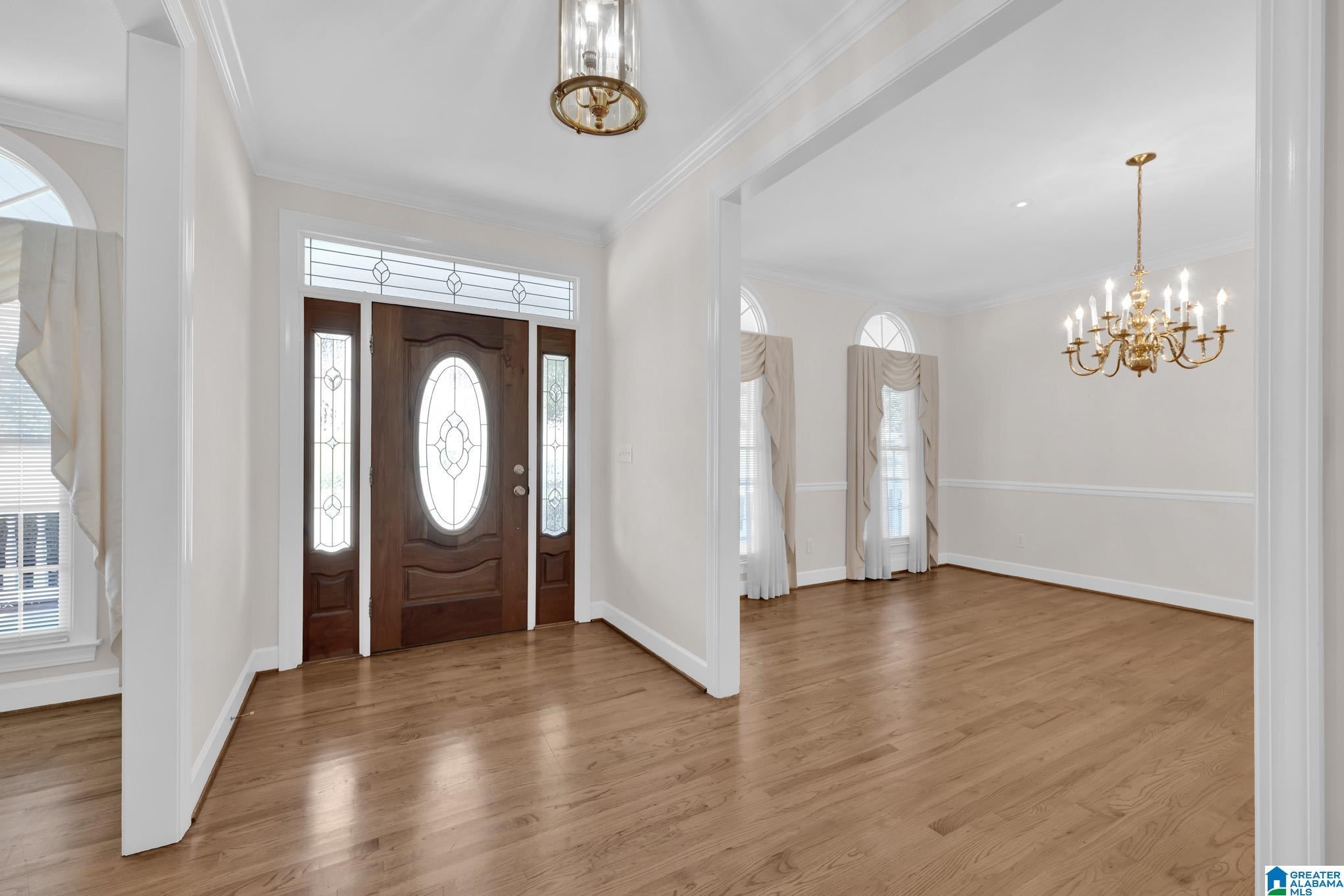 817 LESLIE LANE
