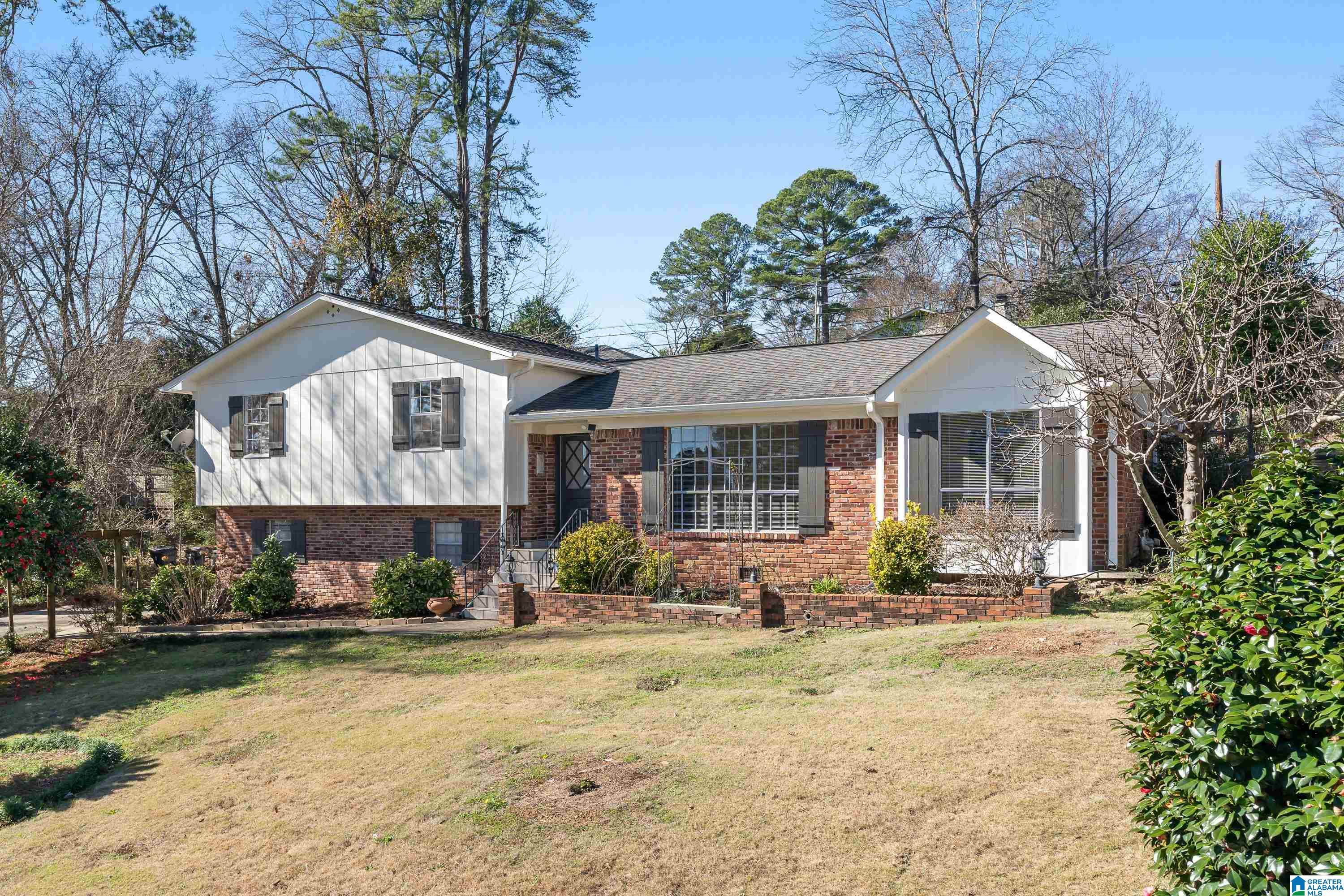 704 STAFFORDSHIRE LANE