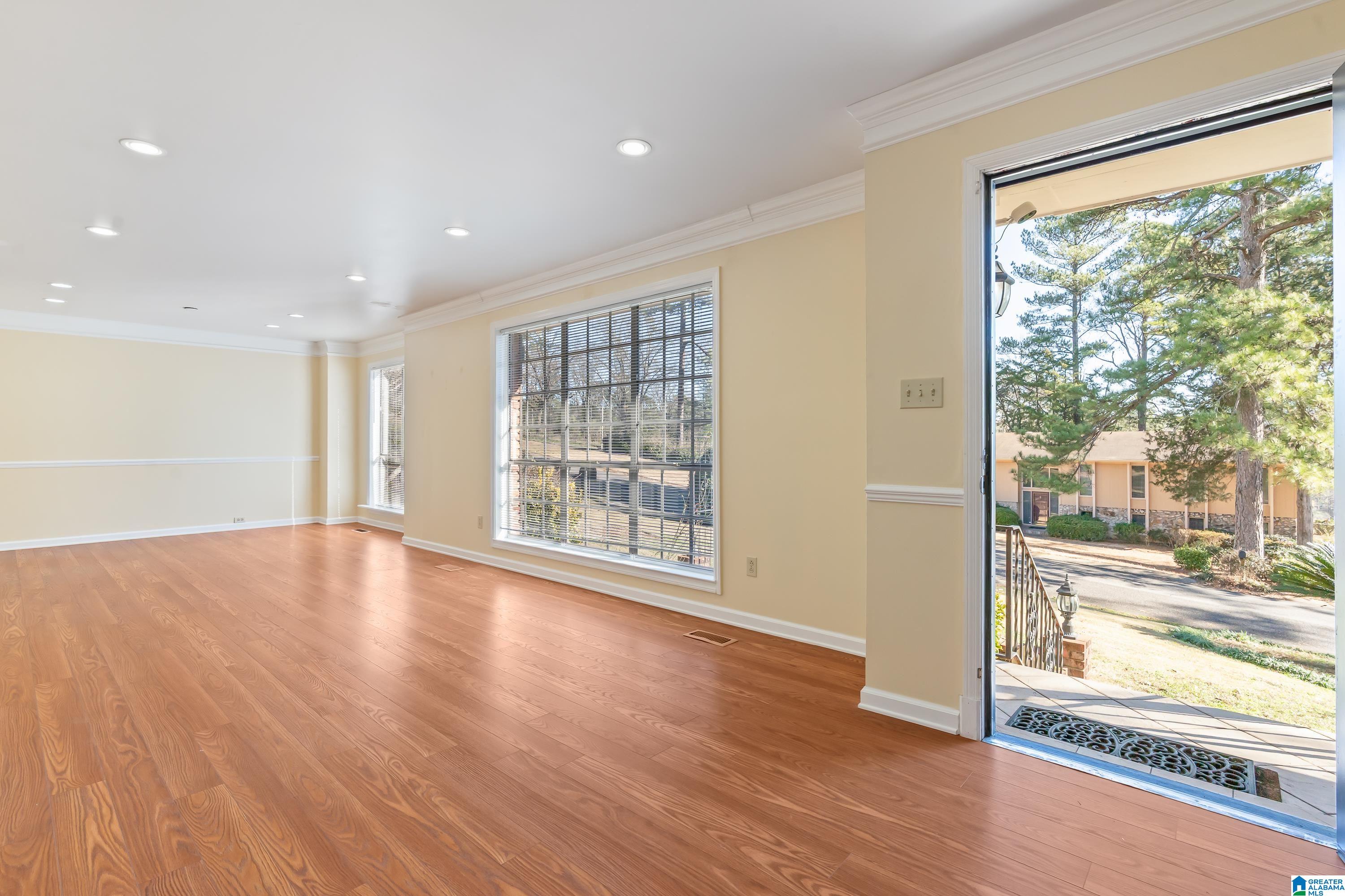 704 STAFFORDSHIRE LANE