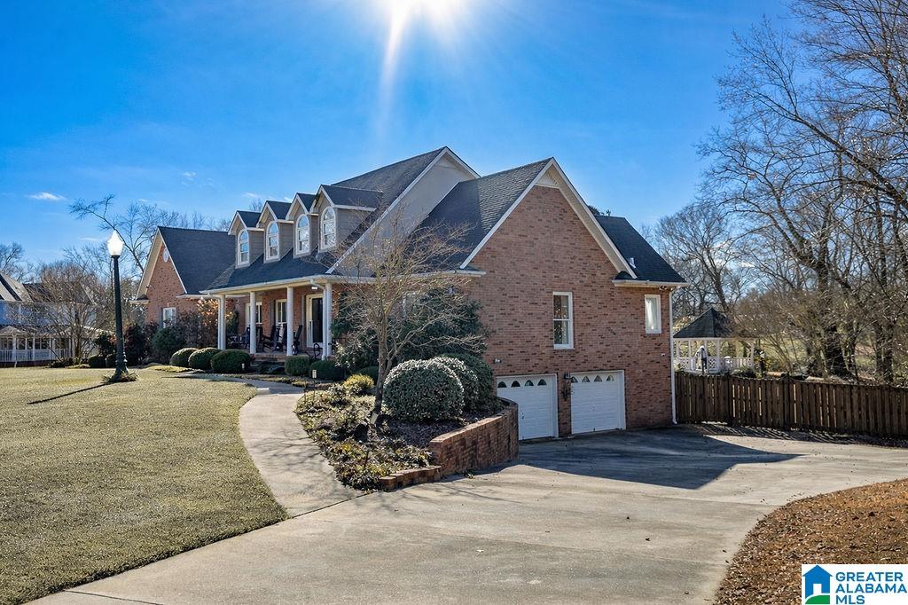 8425 STRATFORD DRIVE