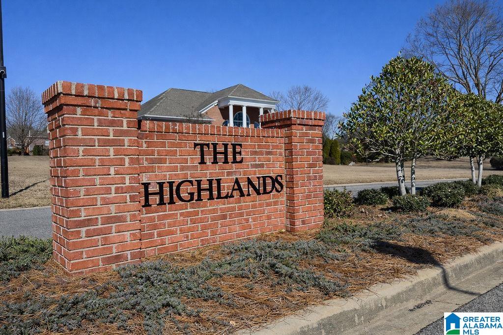 8425 STRATFORD DRIVE