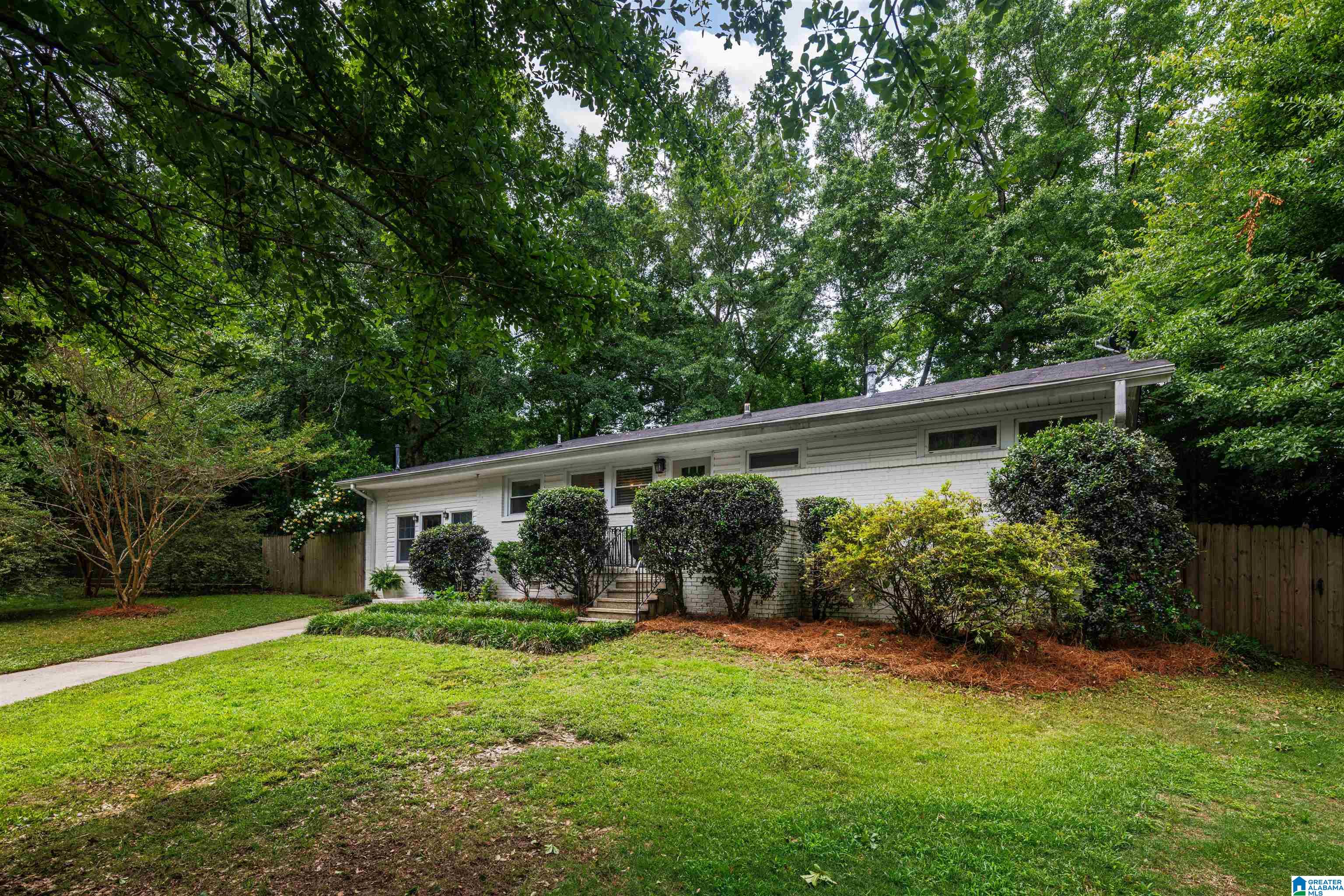 660 BOURBON CIRCLE