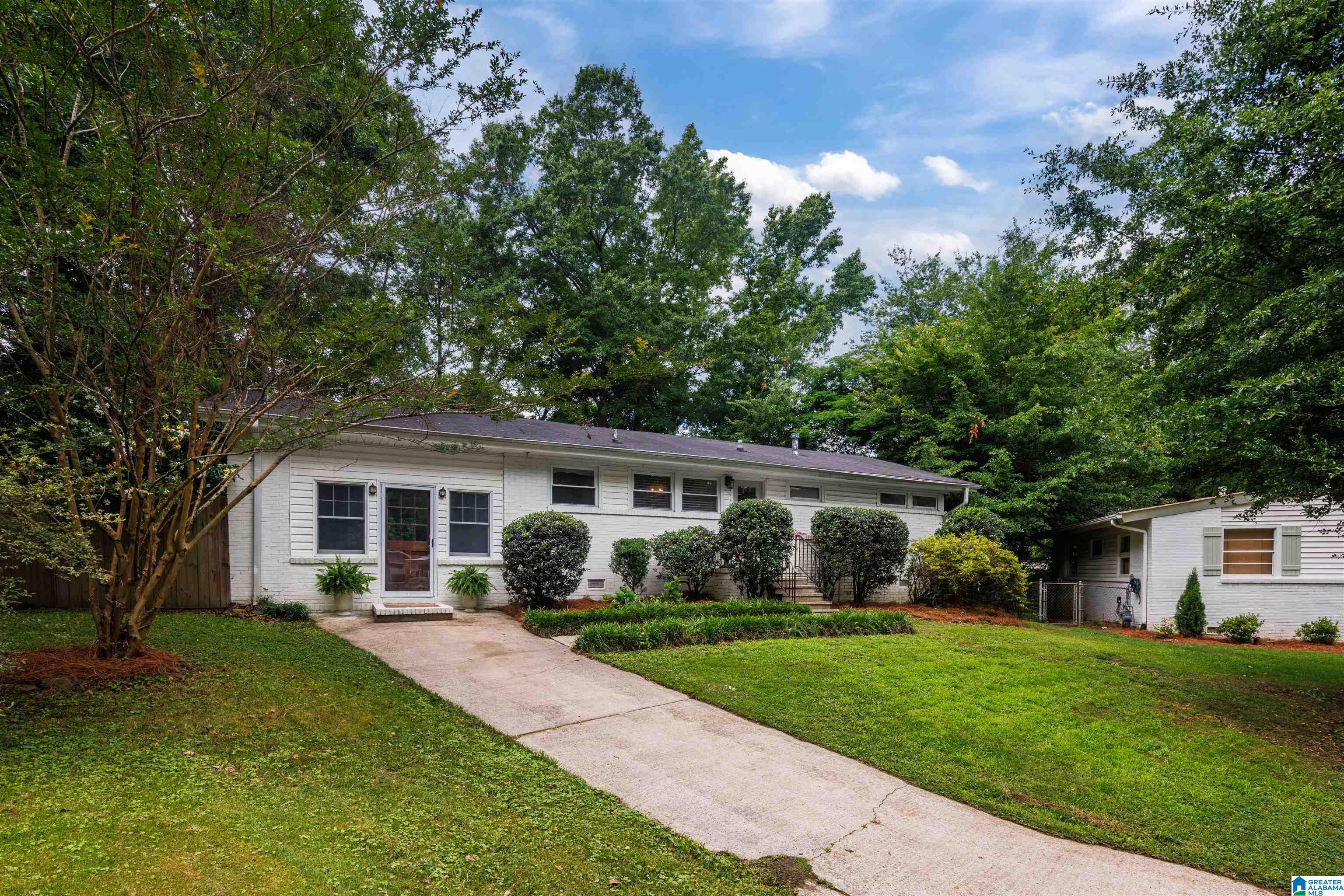 660 BOURBON CIRCLE