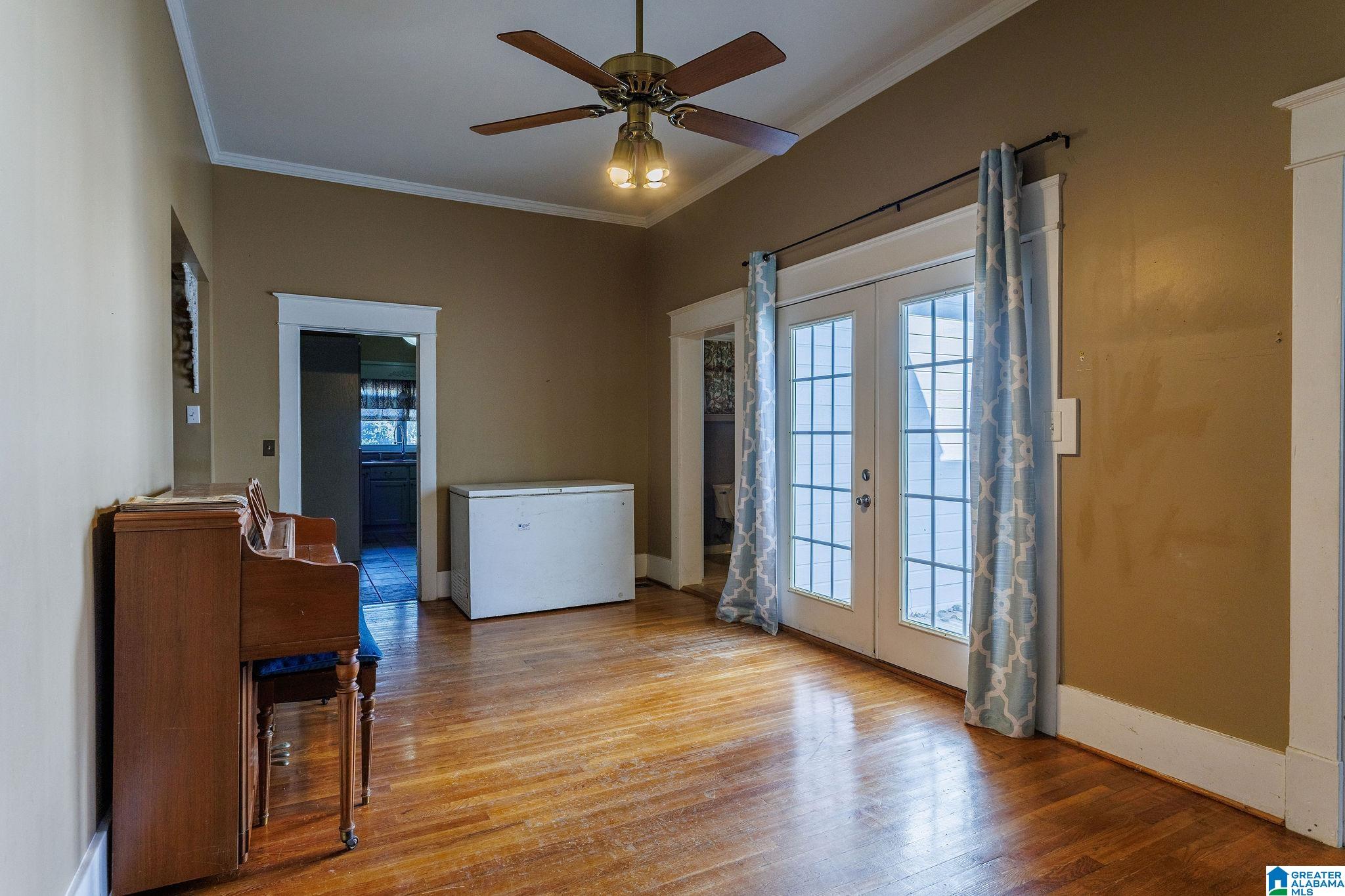 228 MAGNOLIA STREET - Photo 2