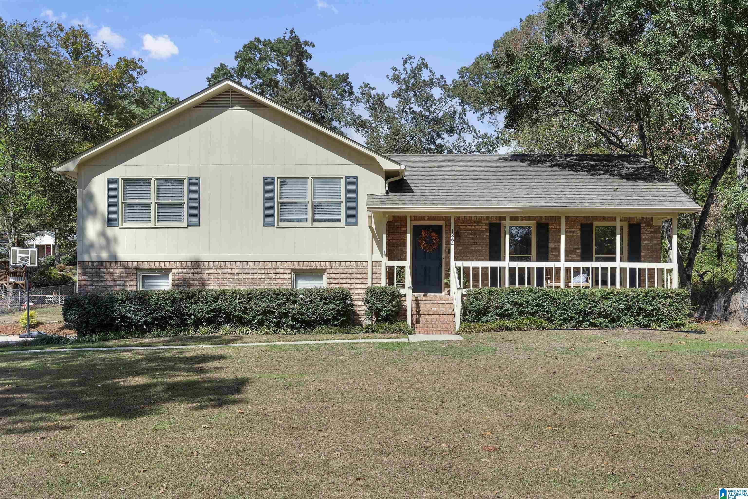 1864 WISTERWOOD DRIVE