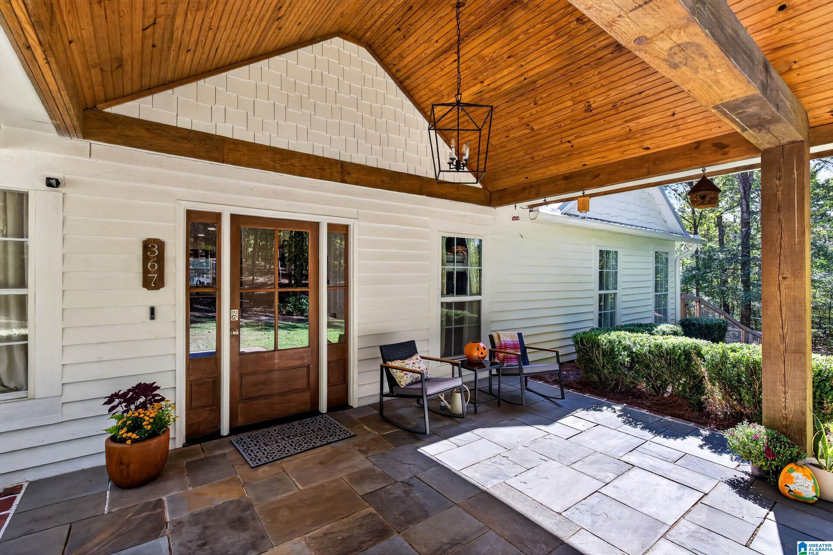 367 COUNTRY MANOR DRIVE