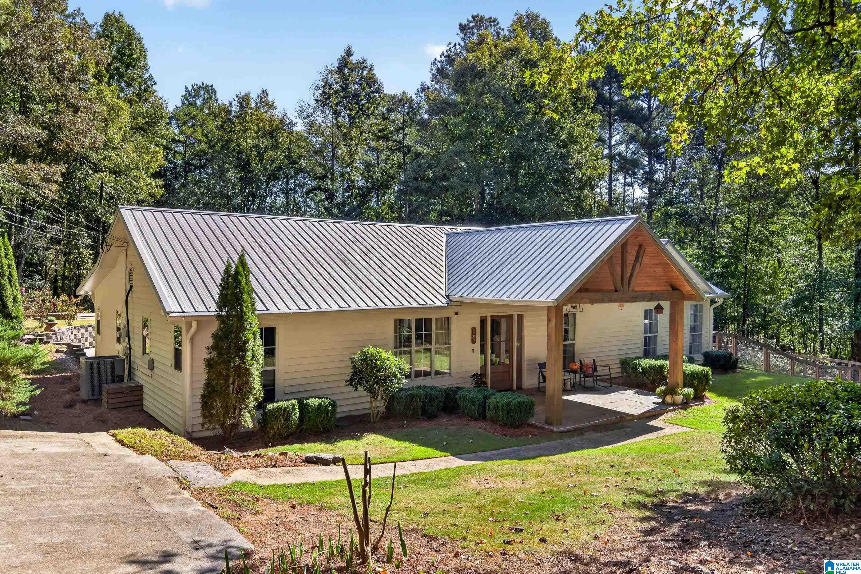 367 COUNTRY MANOR DRIVE