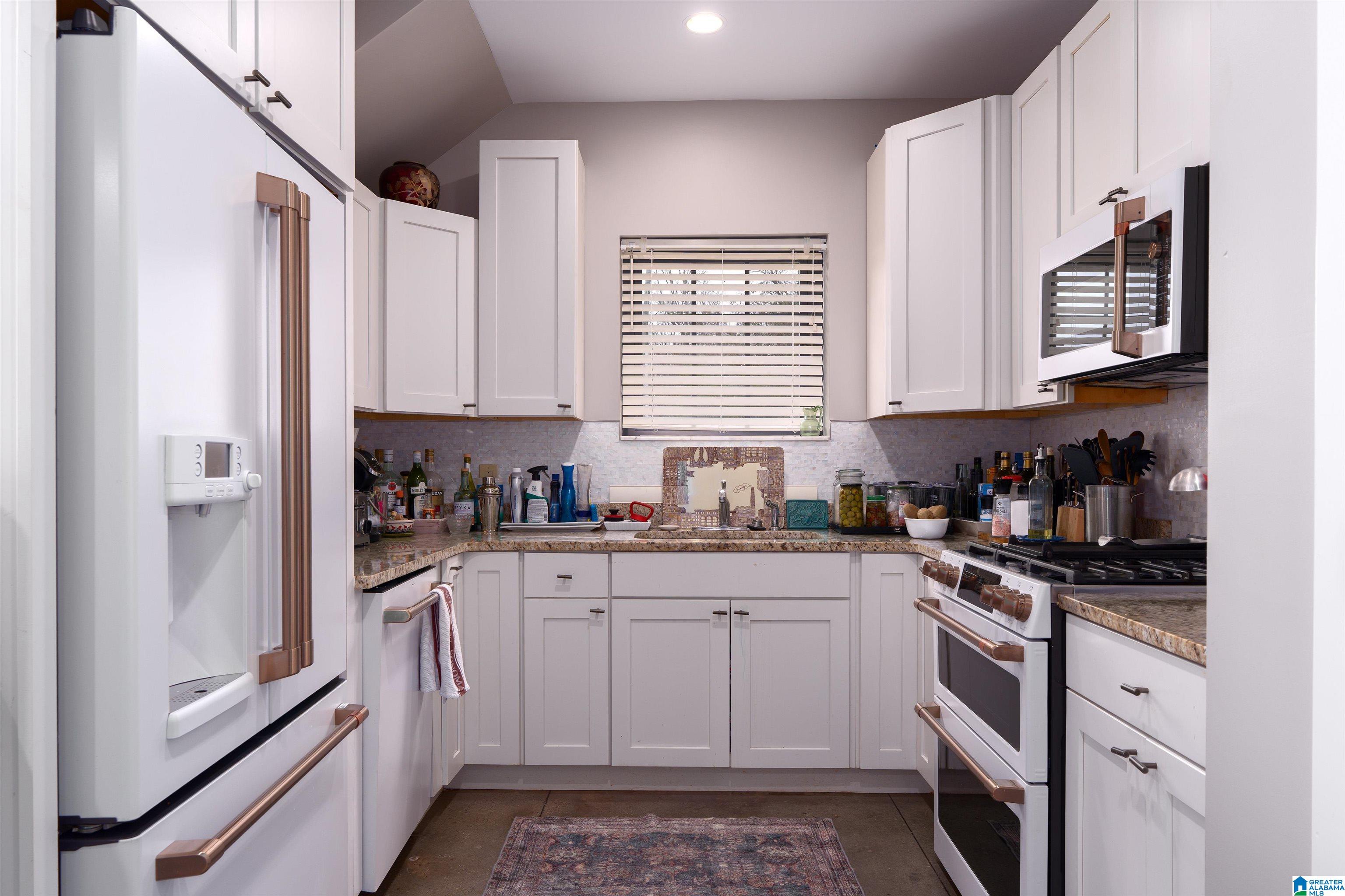 2205 16TH AVENUE S D