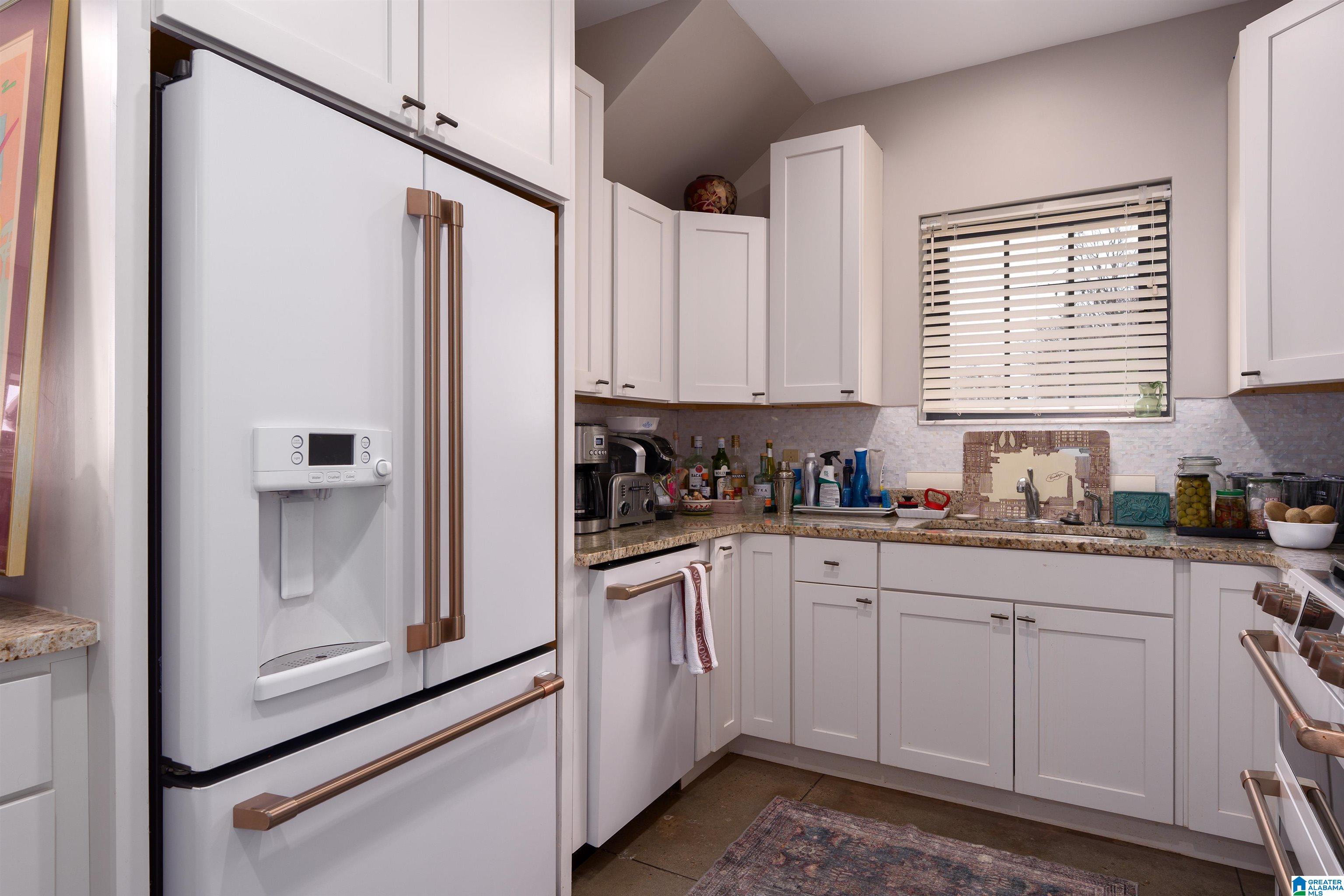 2205 16TH AVENUE S D