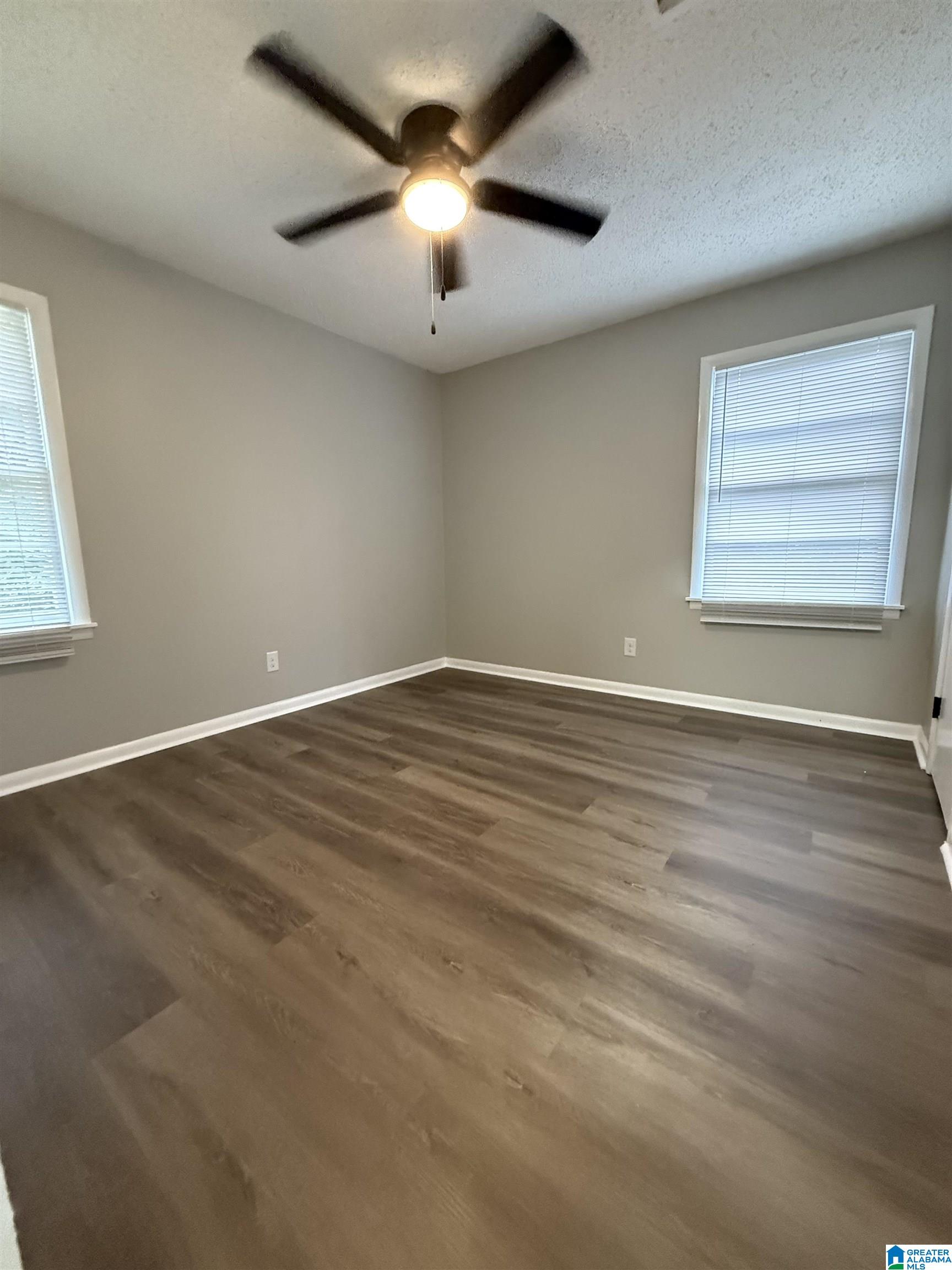 205 LAKE DRIVE CIRCLE NE