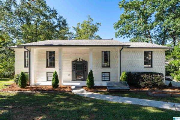 2309 WOODCREEK DR, HOOVER, AL 35226 - Image 78fbfb9544da7e7e72d5b1ceb6a8f588/3719489250