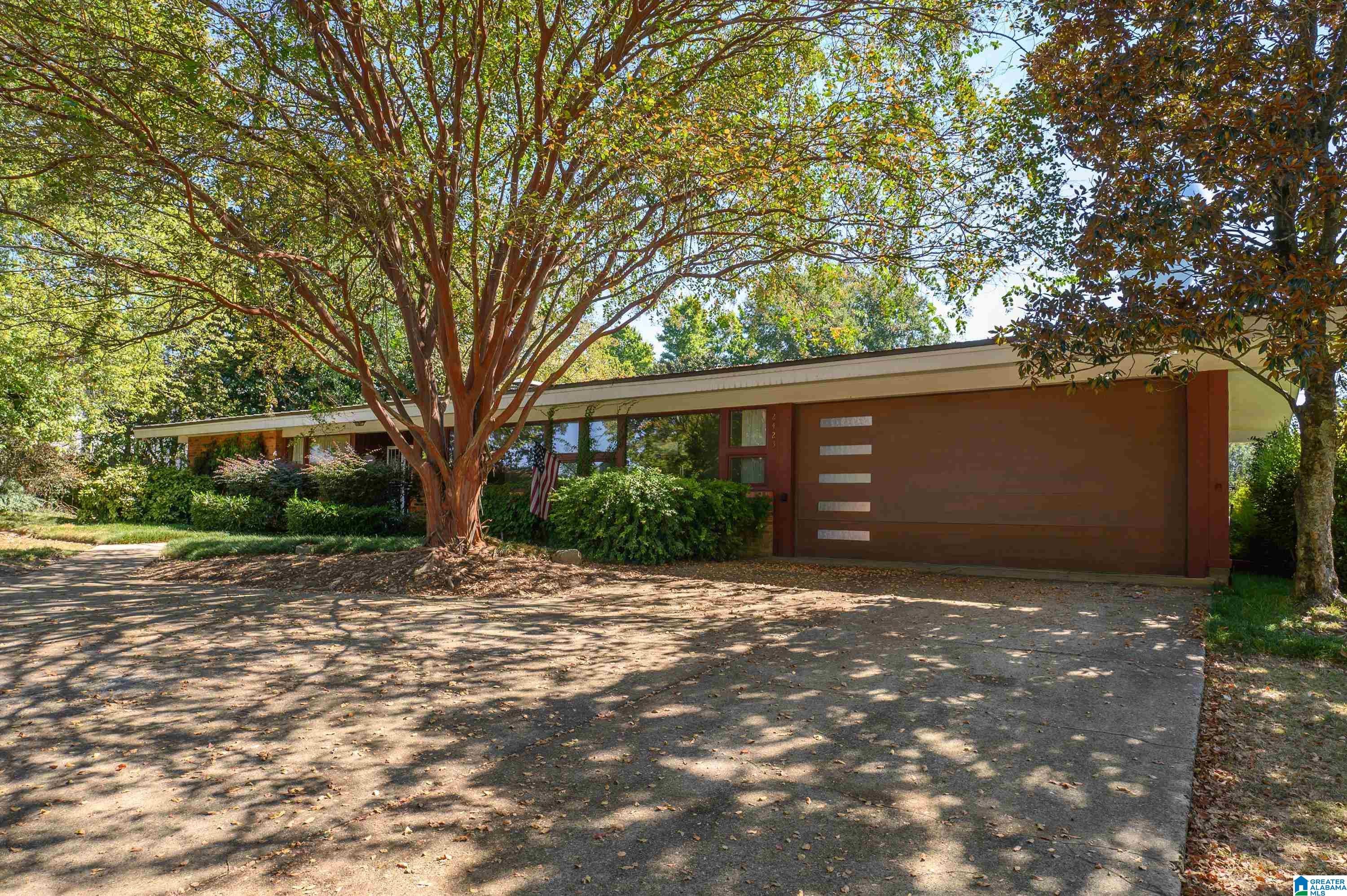 2423 VESTAVIA DRIVE