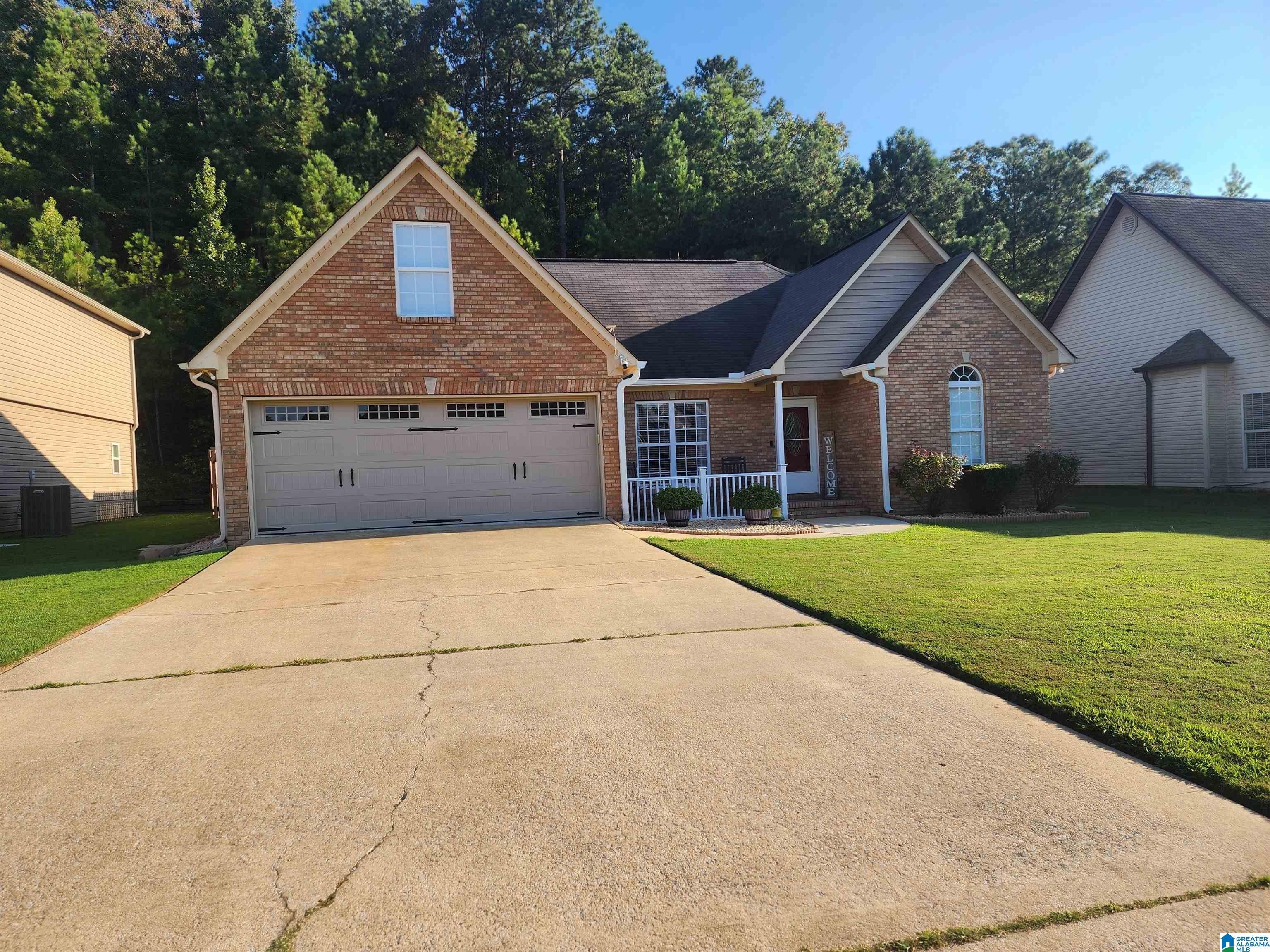 305 OAK LEAF CIRCLE