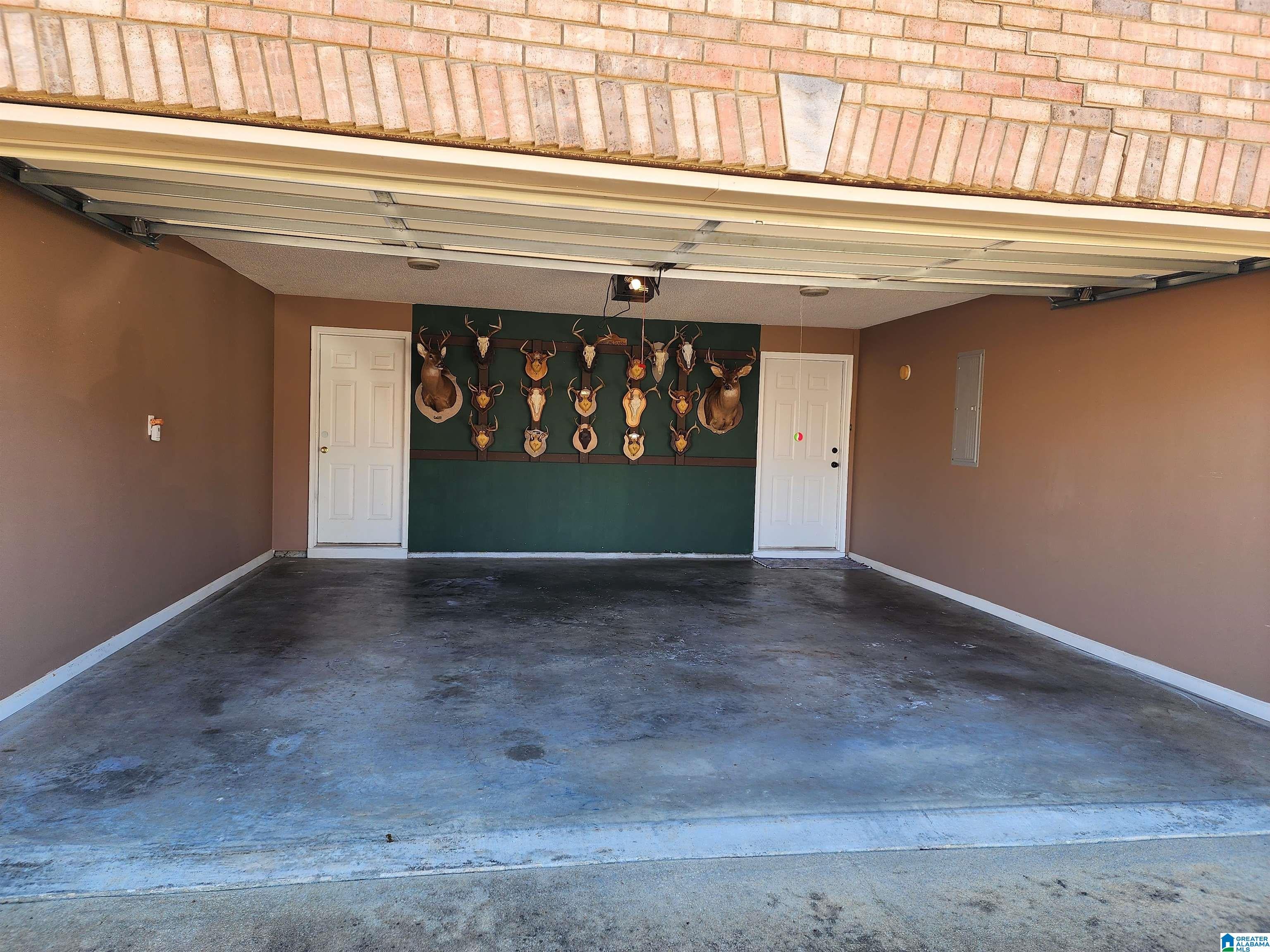 305 OAK LEAF CIRCLE