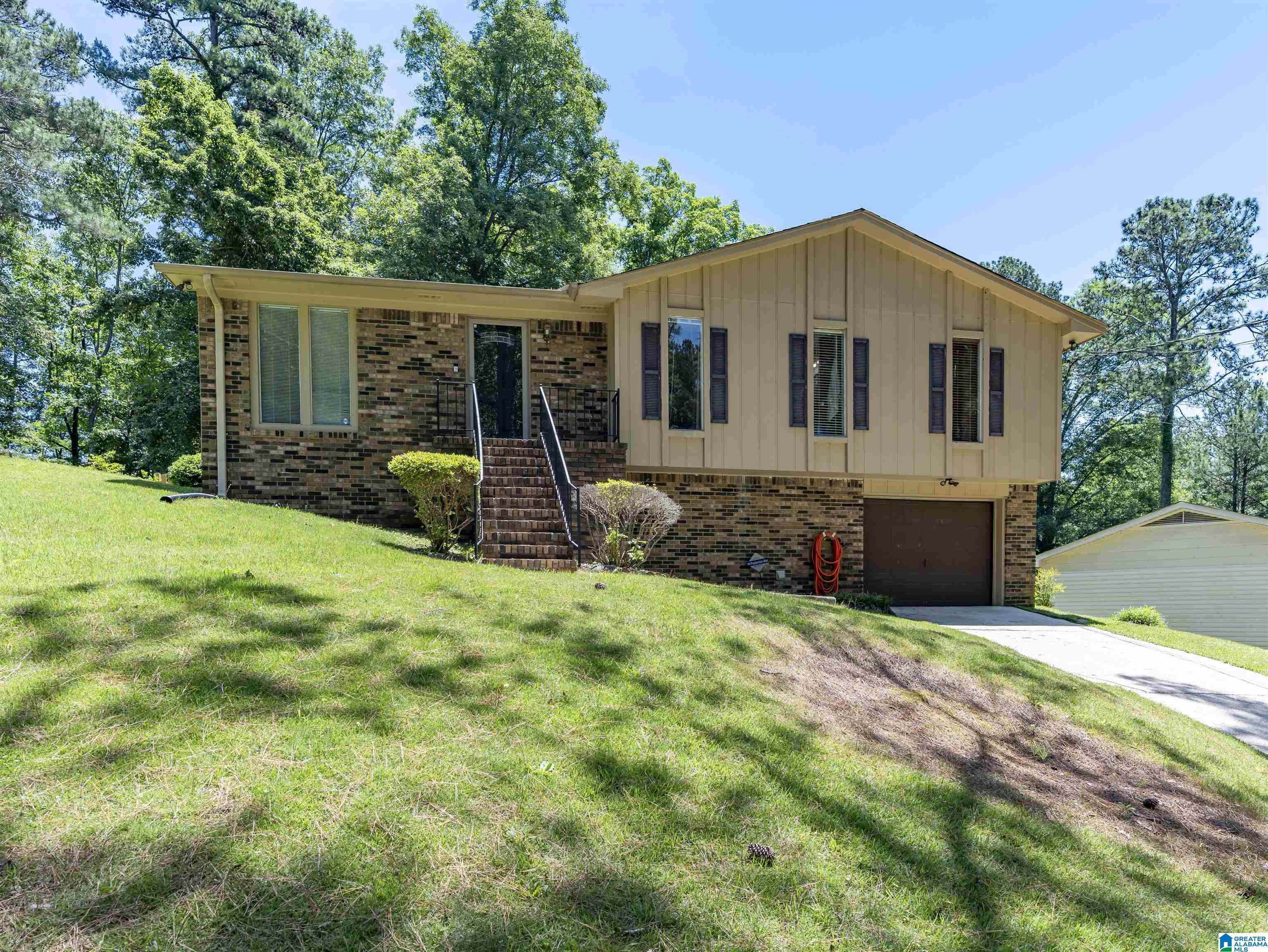 537 CONWAY LANE
