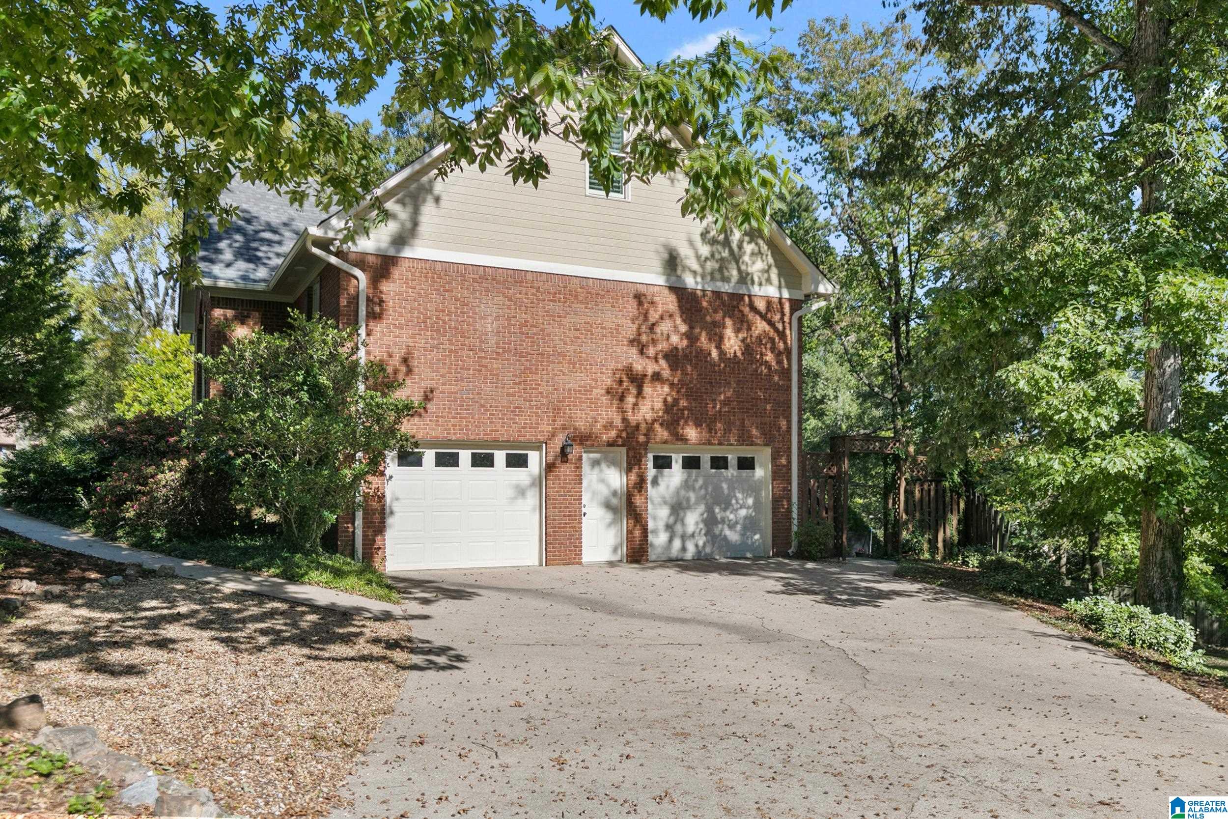 300 WORTHINGTON DRIVE