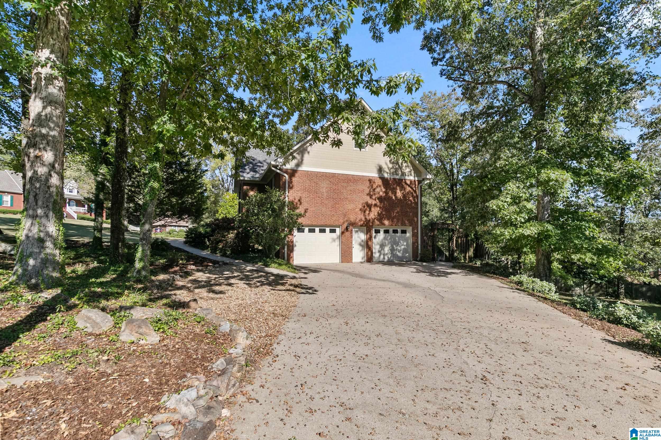 300 WORTHINGTON DRIVE