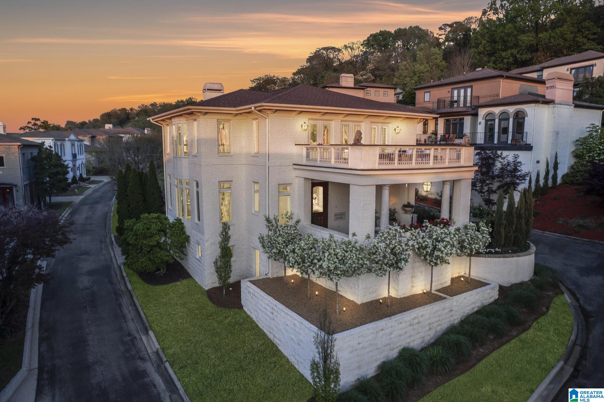 2905 REDMONT PARK LANE
