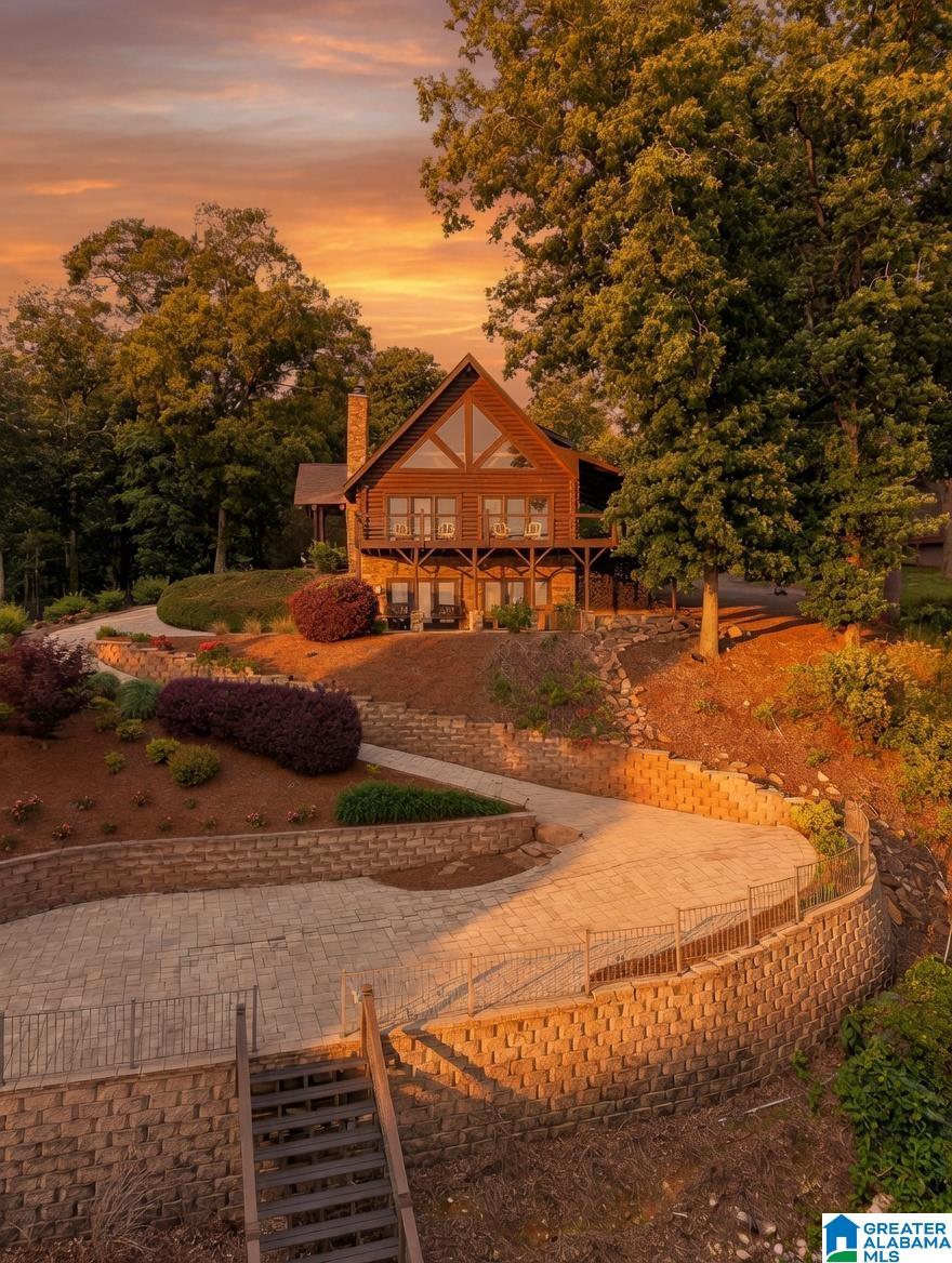 890 SUNSET ROAD