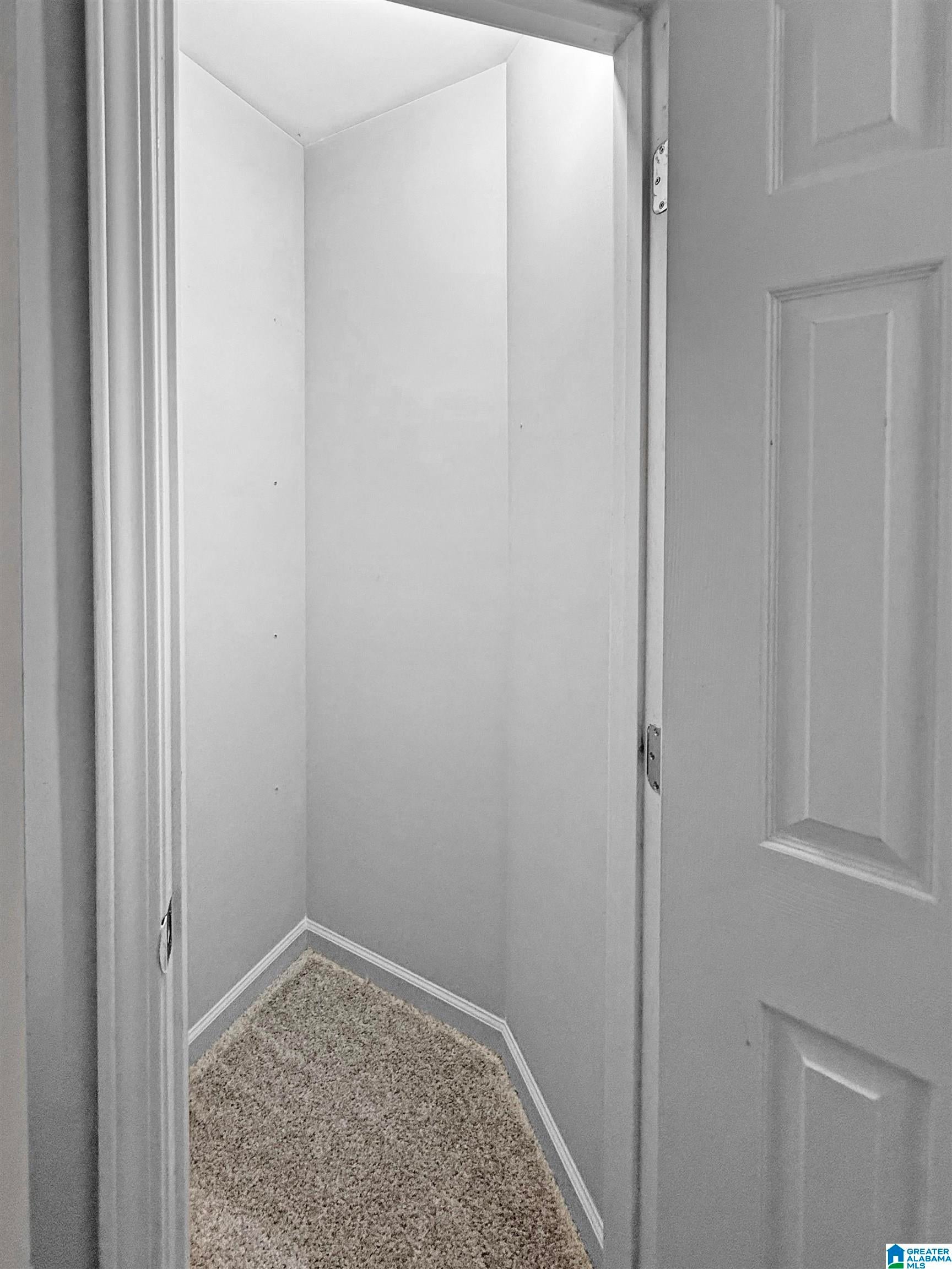 106 HAMPTON LANE