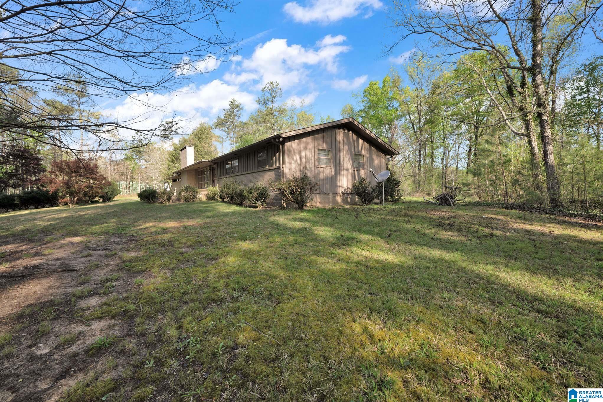 2595 SKYLINE DRIVE