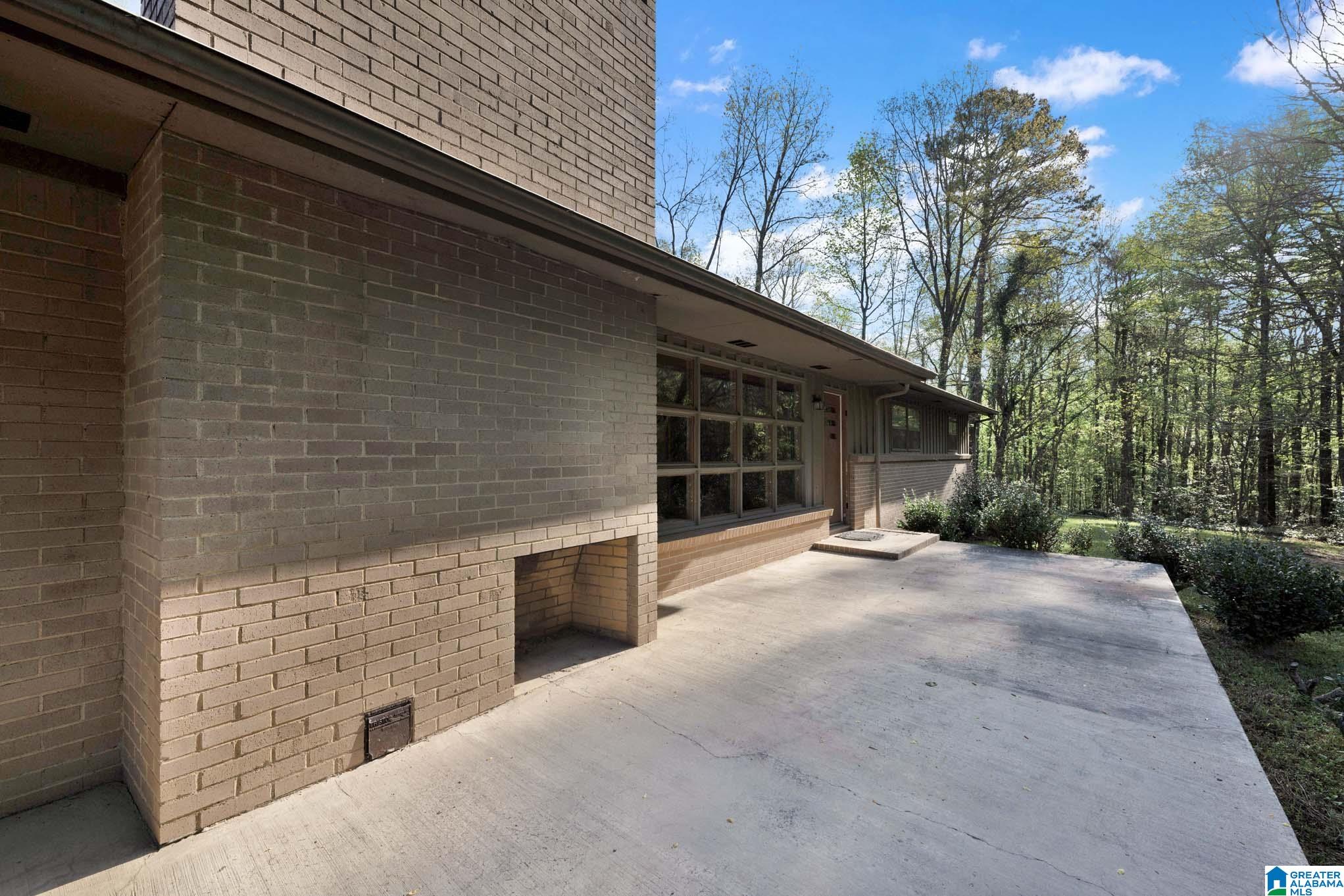 2595 SKYLINE DRIVE