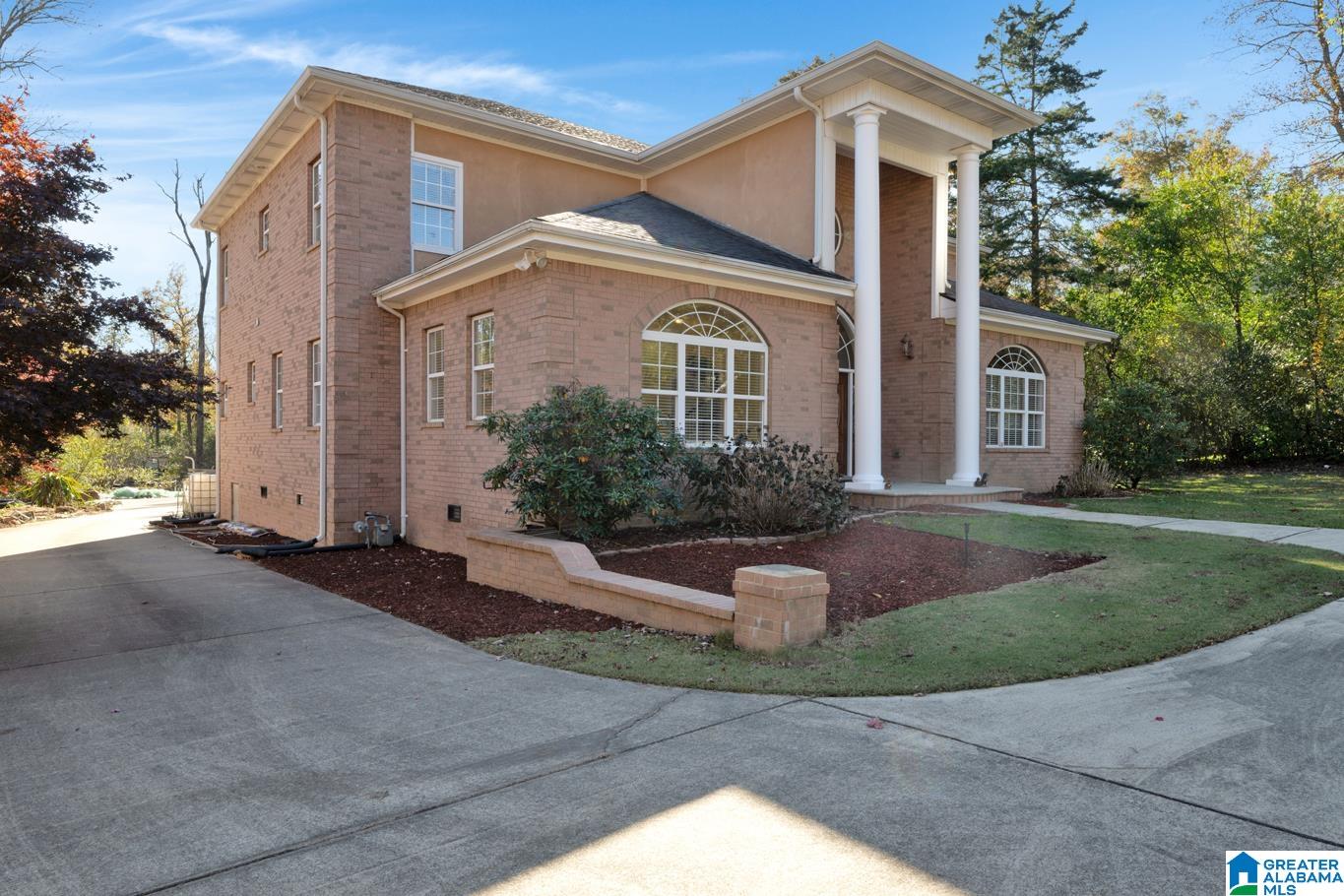 2144 SHADYBROOK LANE