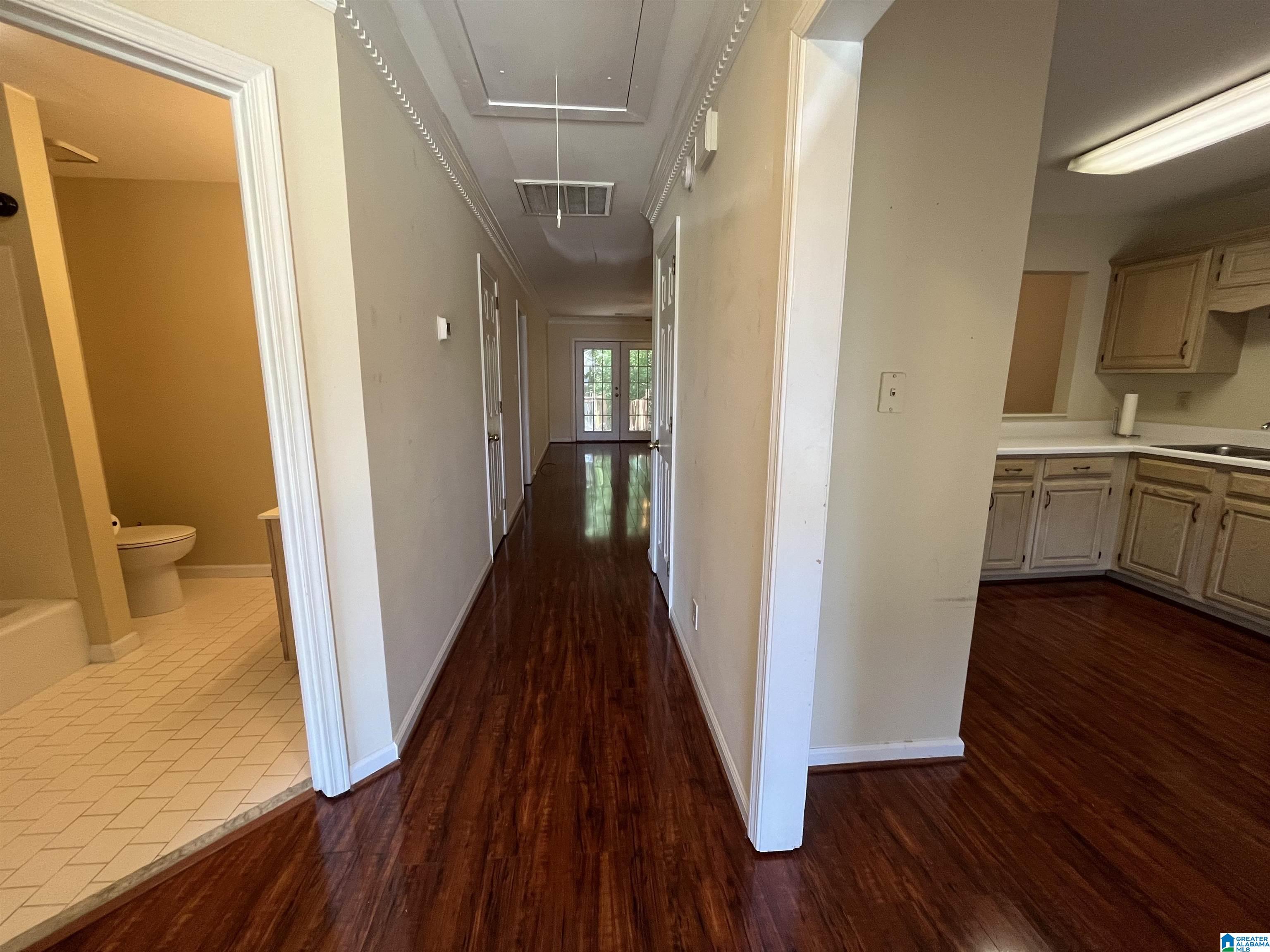 25 COTTAGE CIRCLE