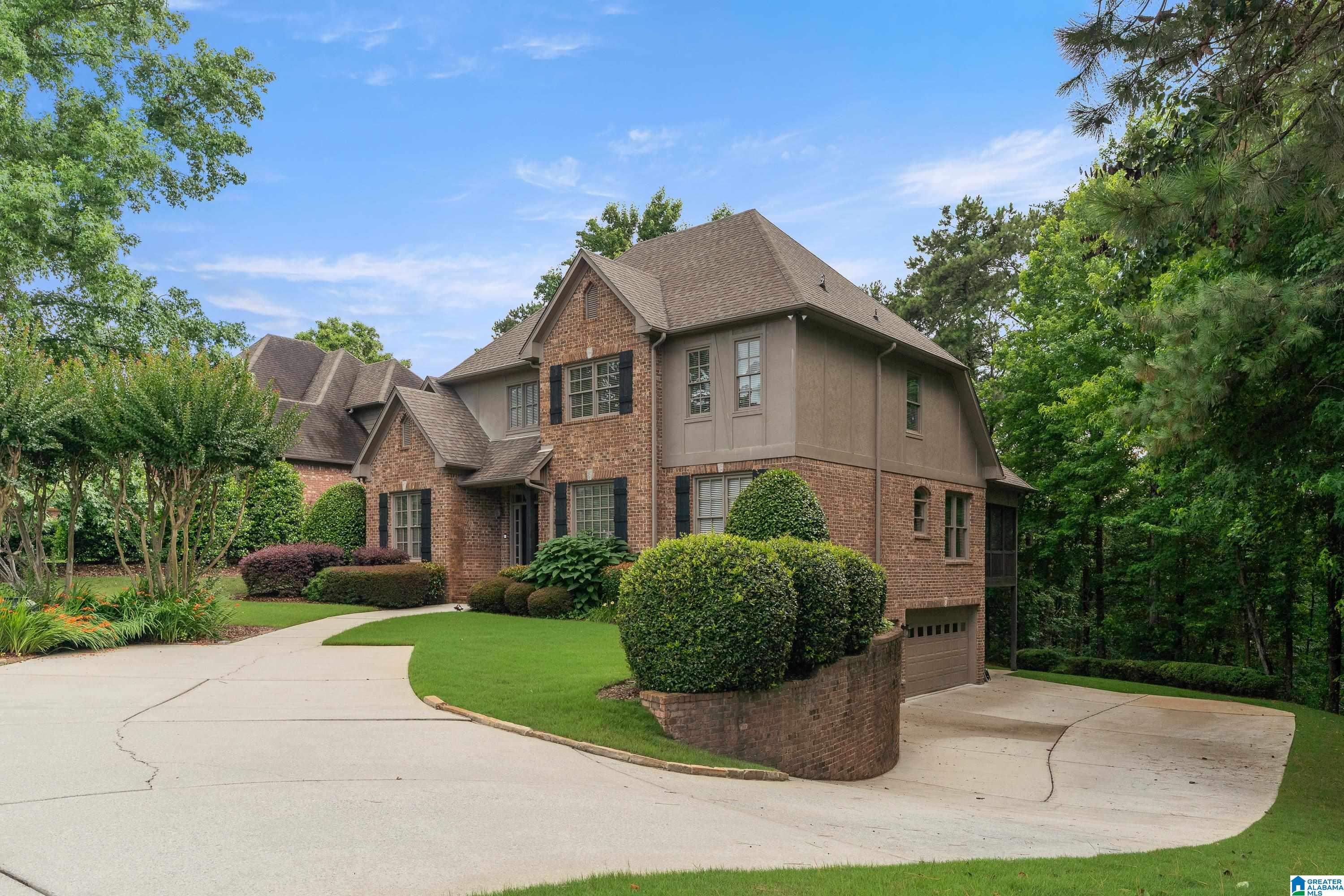 1004 HIGHLAND PARK PLACE