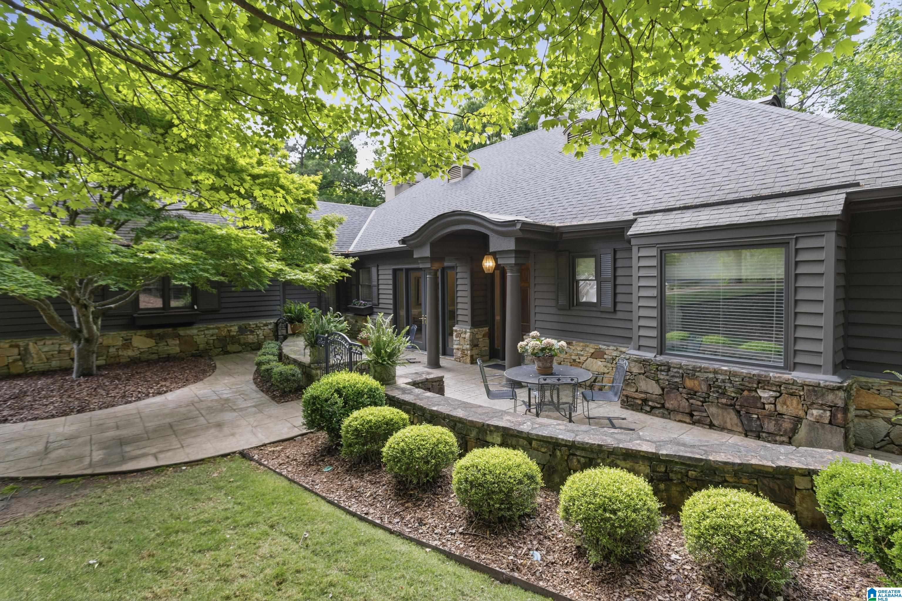 5124 CLUB RIDGE DRIVE W
