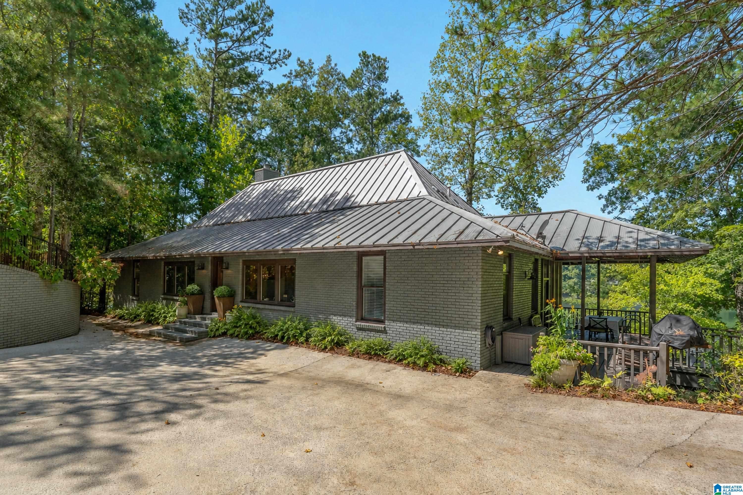 7541 ECHO LAKE LANE