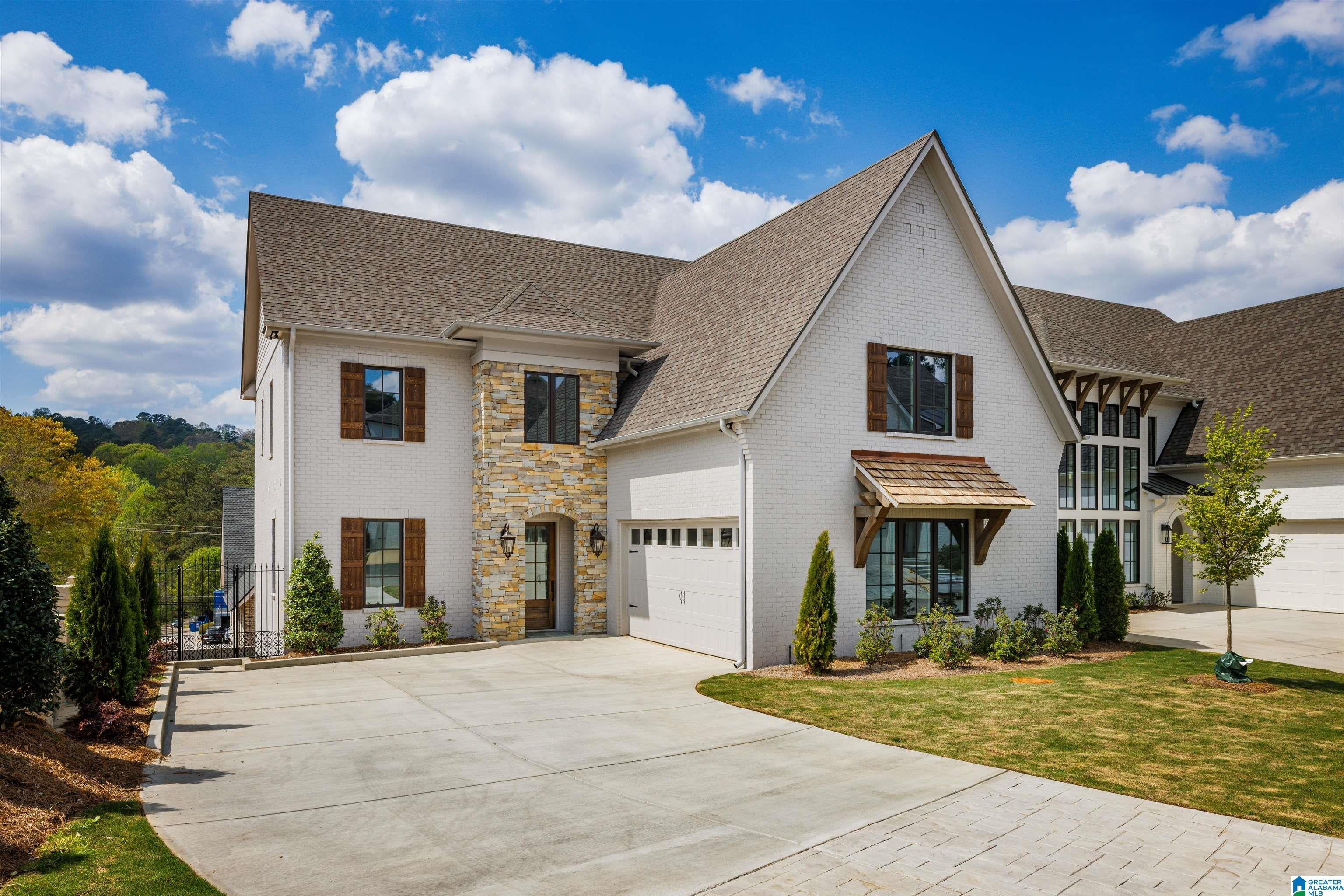 1723 COLLINWOOD COURT