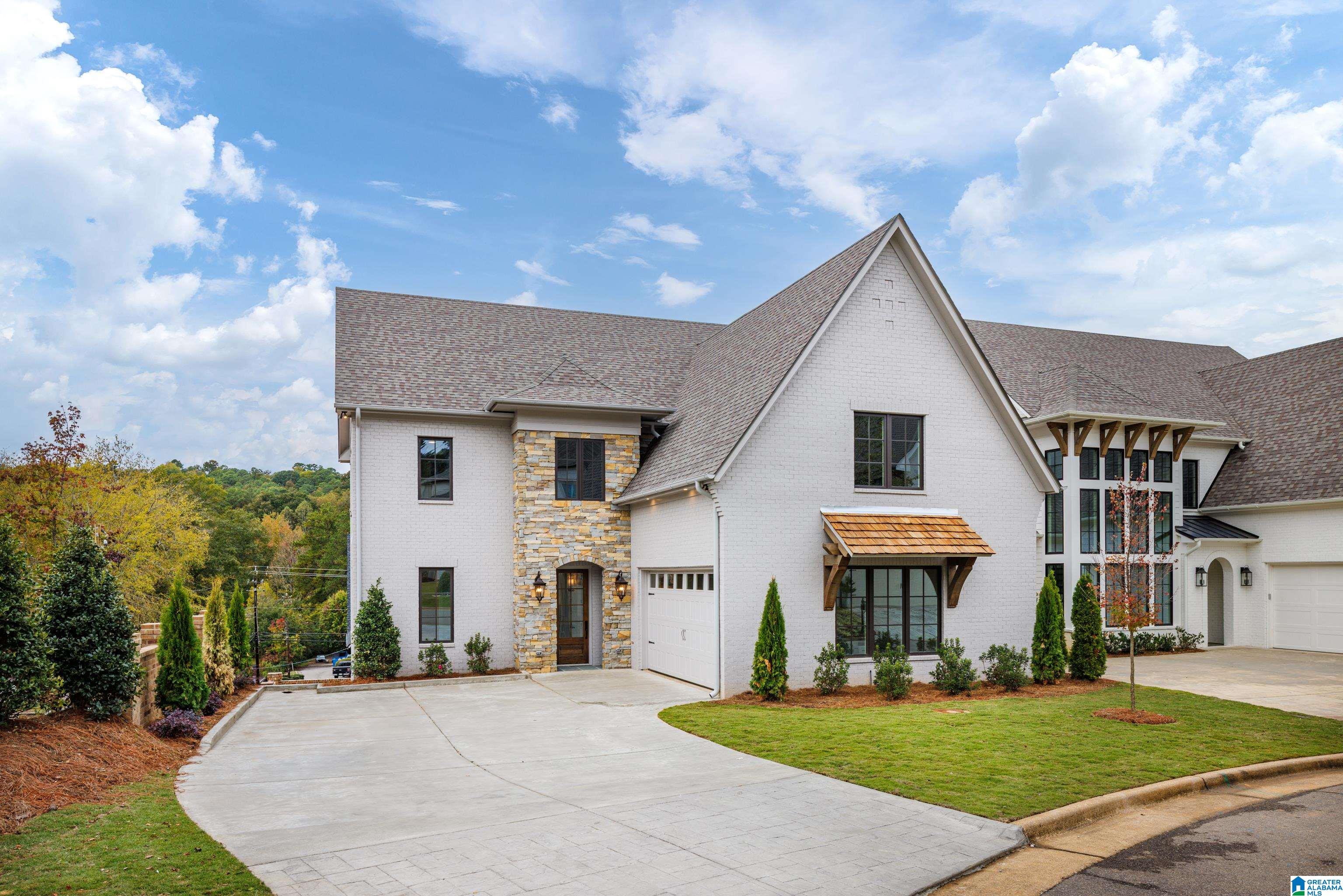 1723 COLLINWOOD COURT