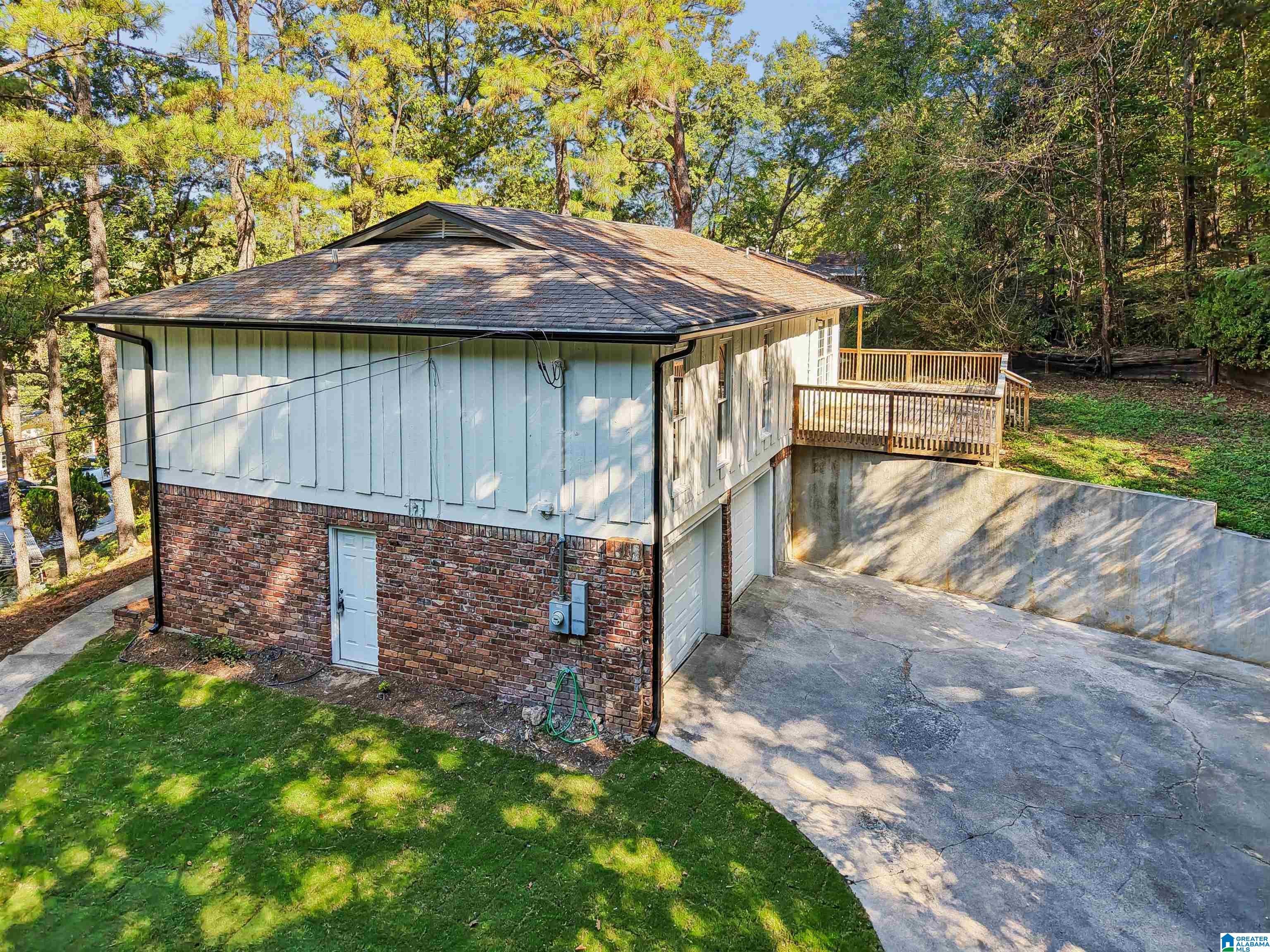 1705 WOODVIEW CIRCLE