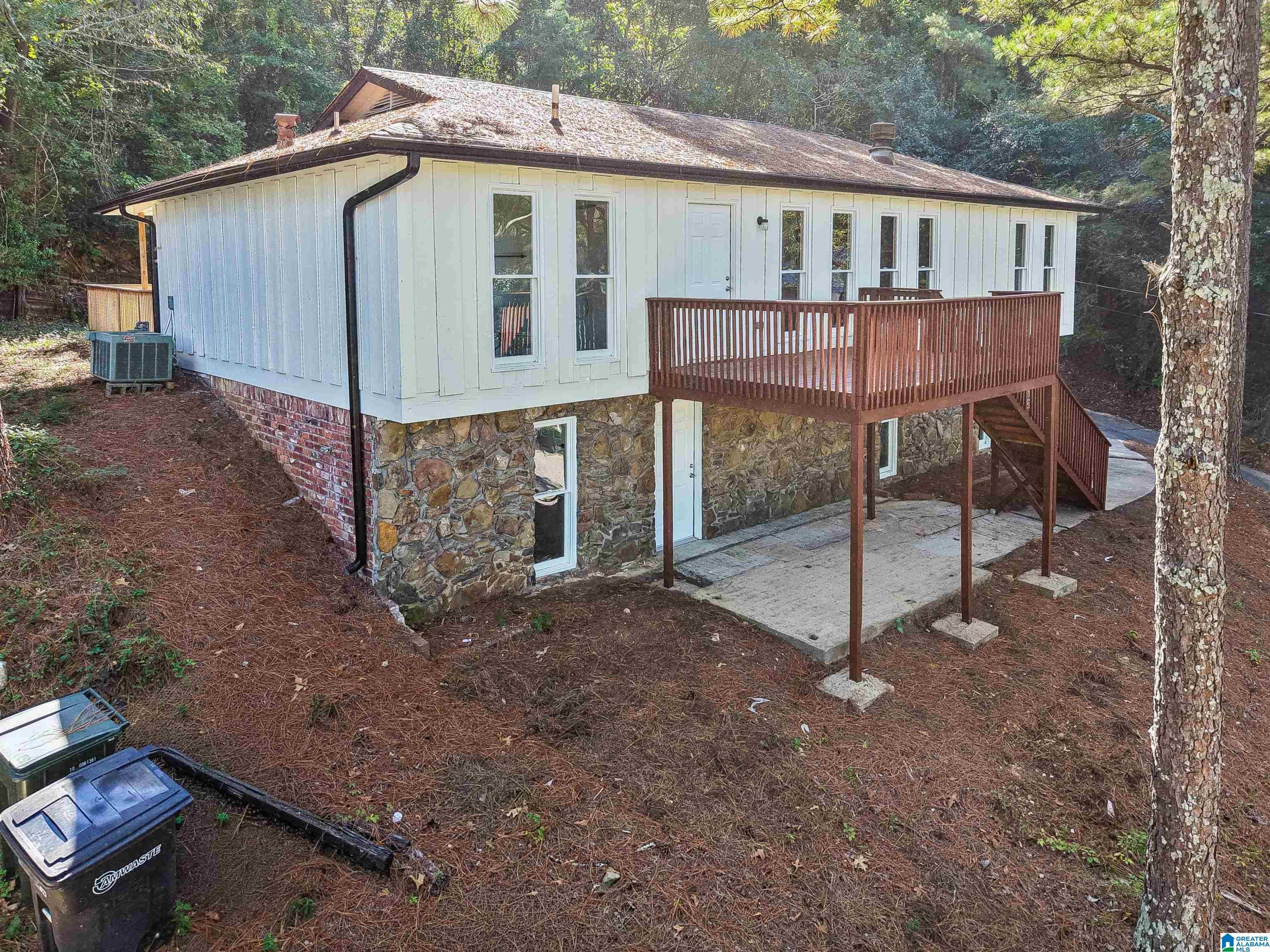1705 WOODVIEW CIRCLE