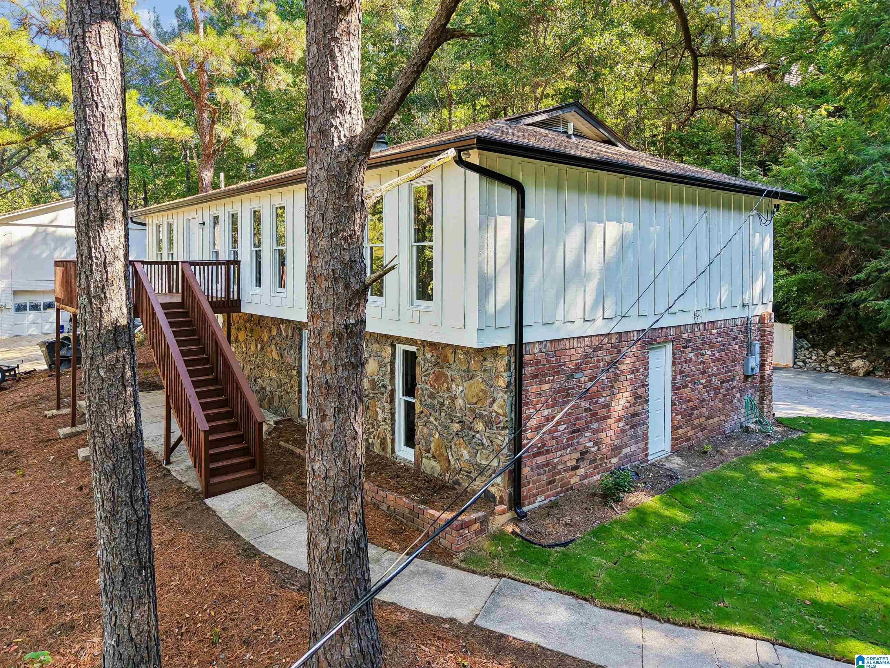 1705 WOODVIEW CIRCLE