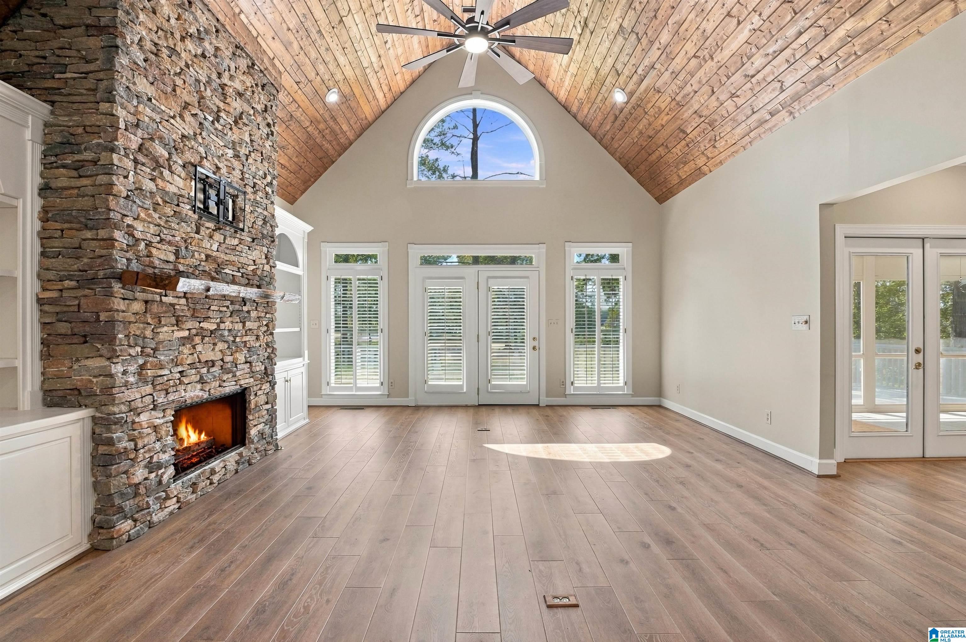 122 HERON COVE