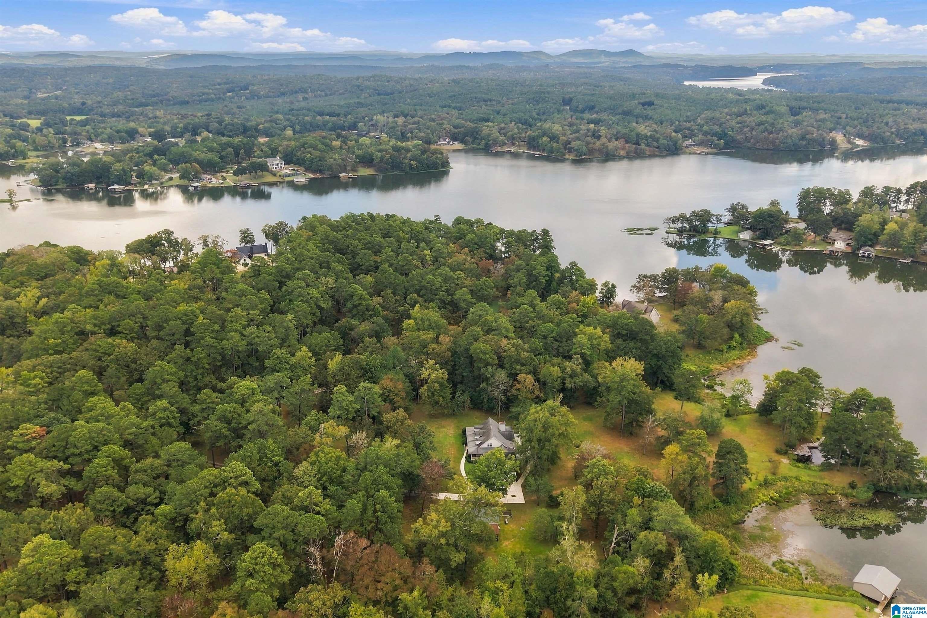 122 HERON COVE